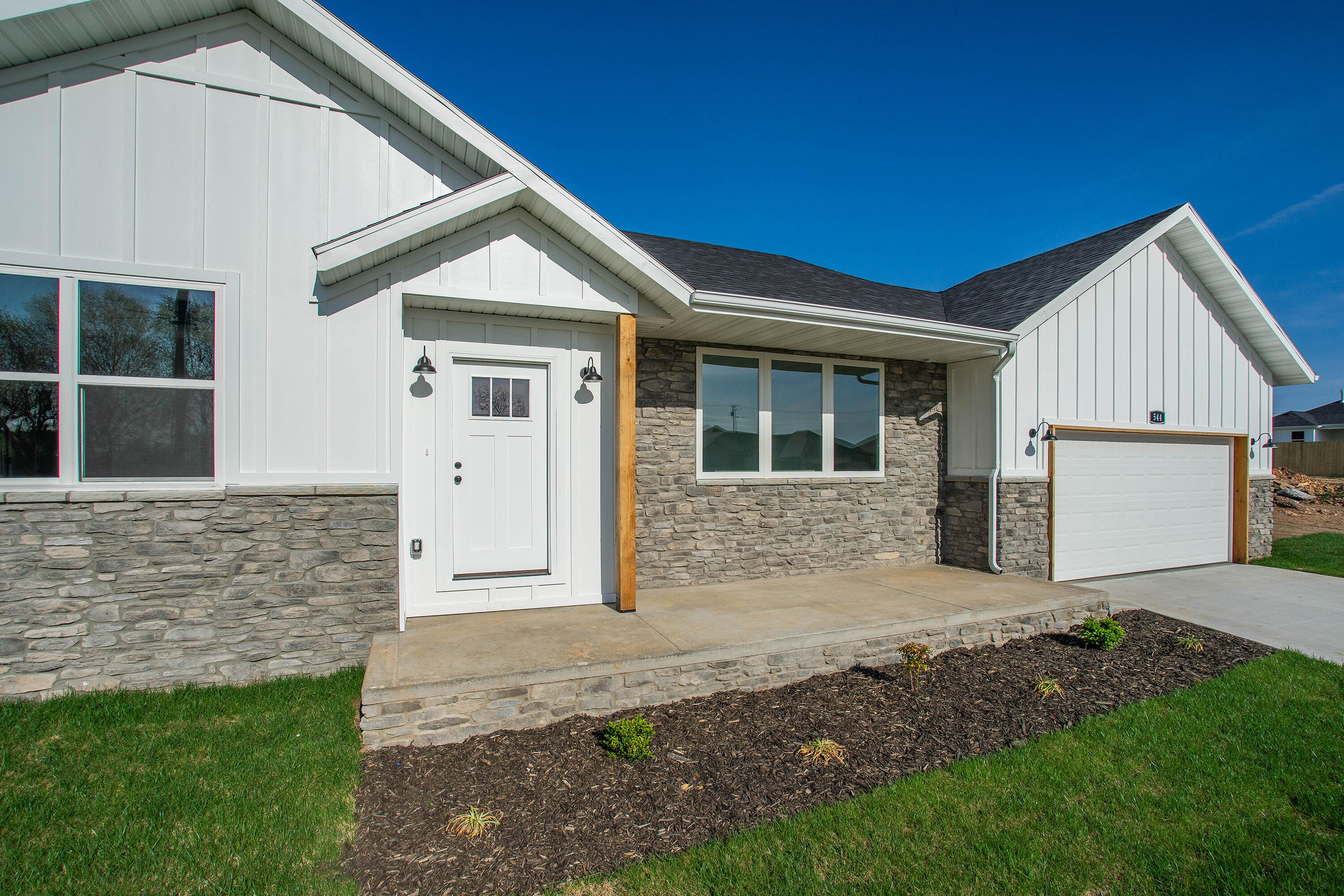 1226 N London 1