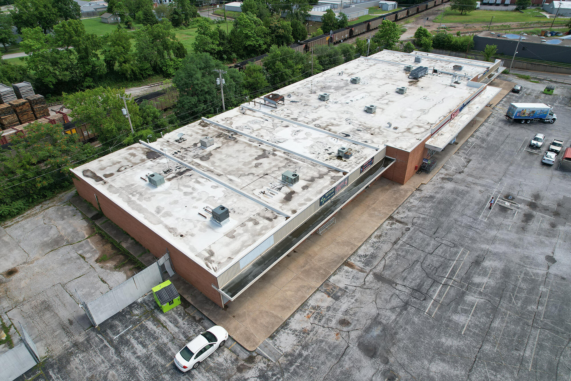 1075-1137 E Commercial 1
