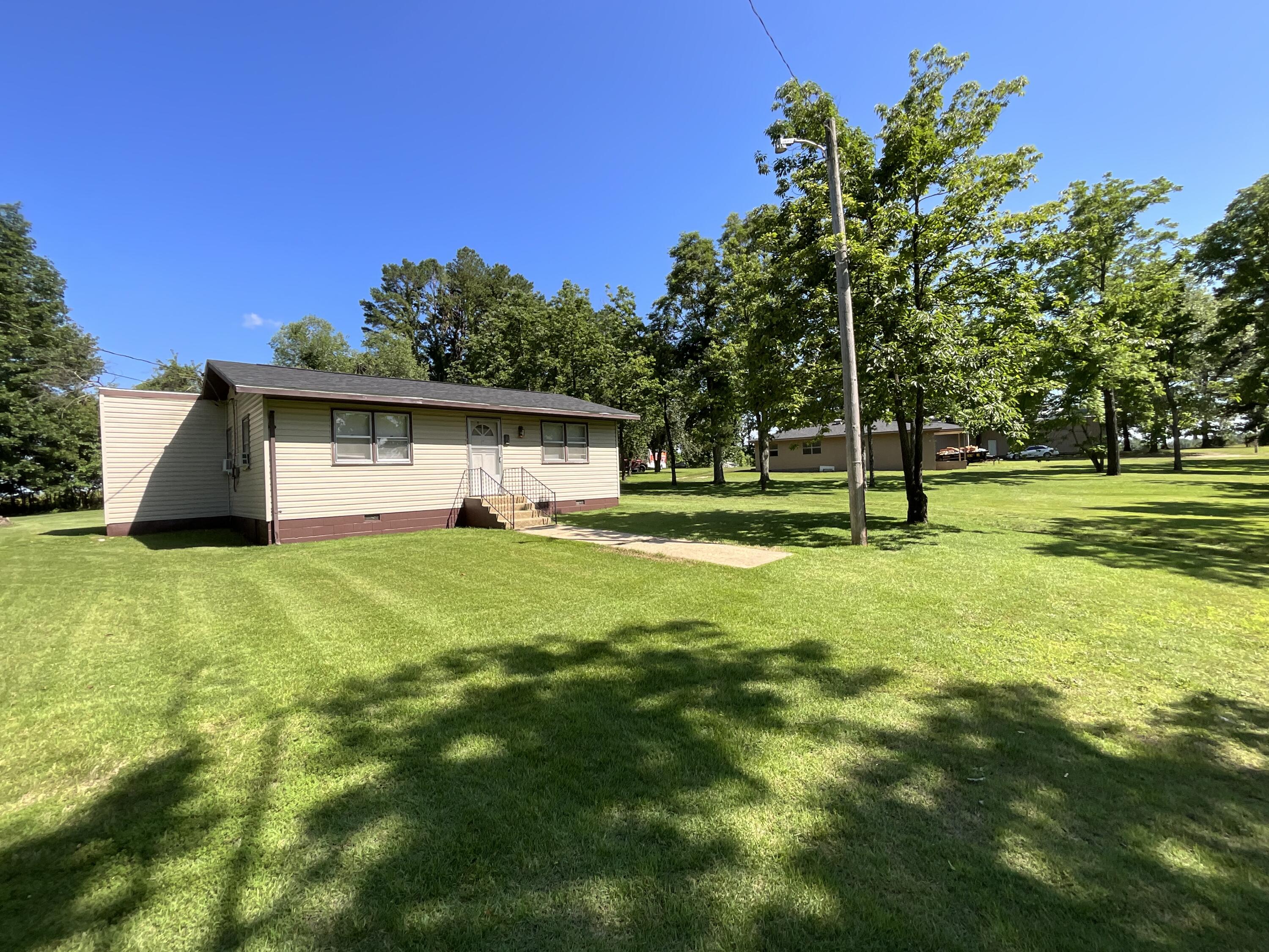 932 State Highway Hh 1