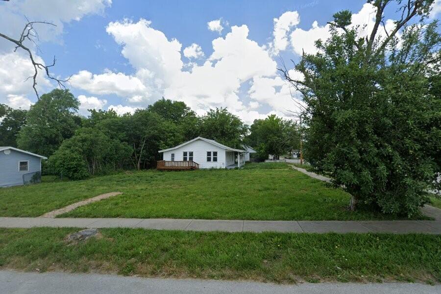 305 W Main 1
