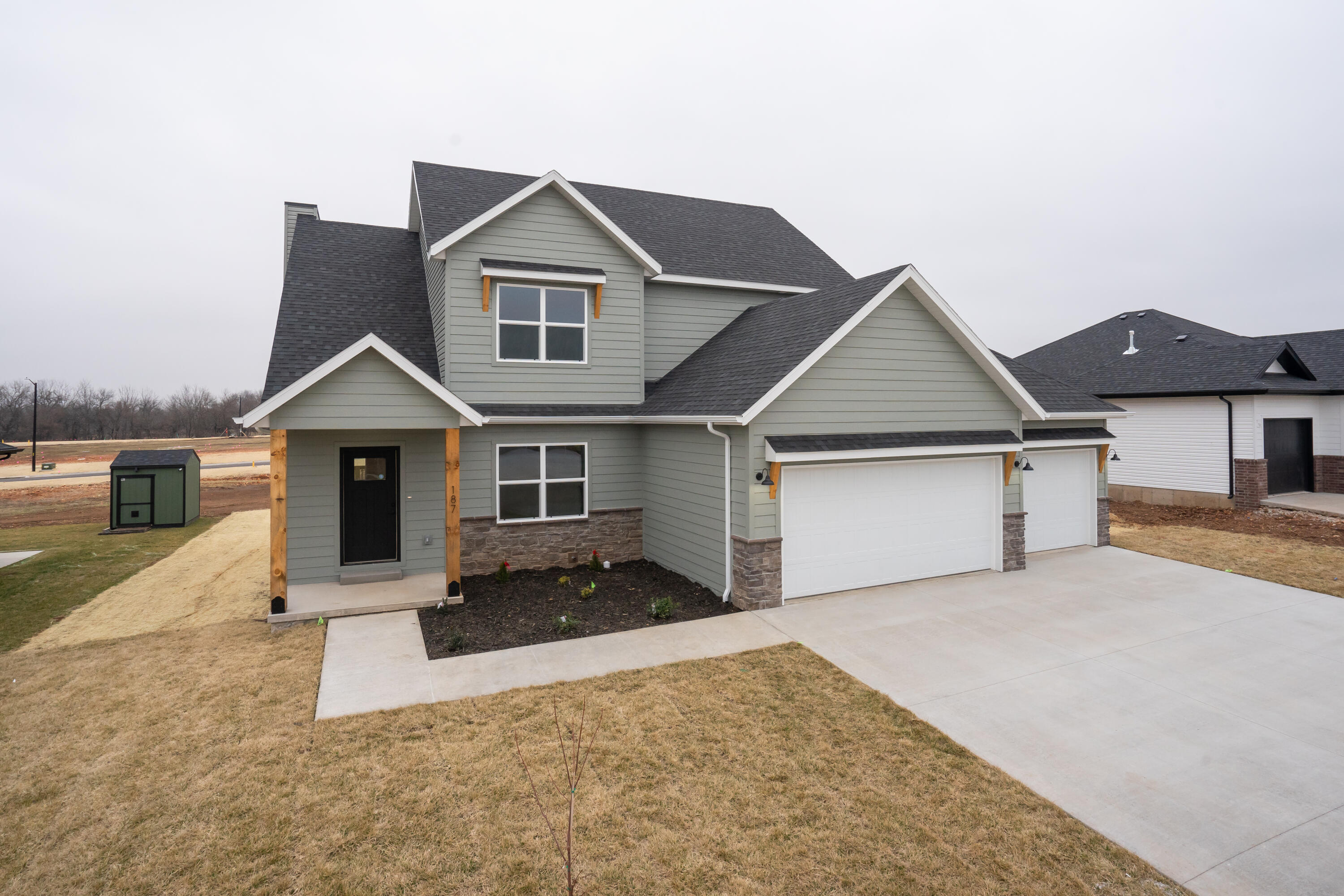2129 E Will 1