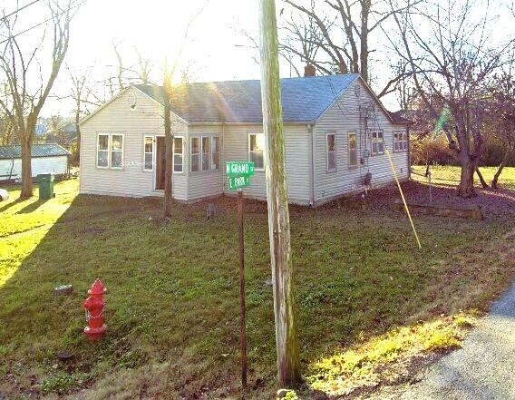 415 N Grand 1