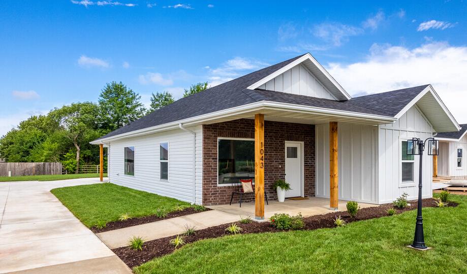 922 N Blake 1