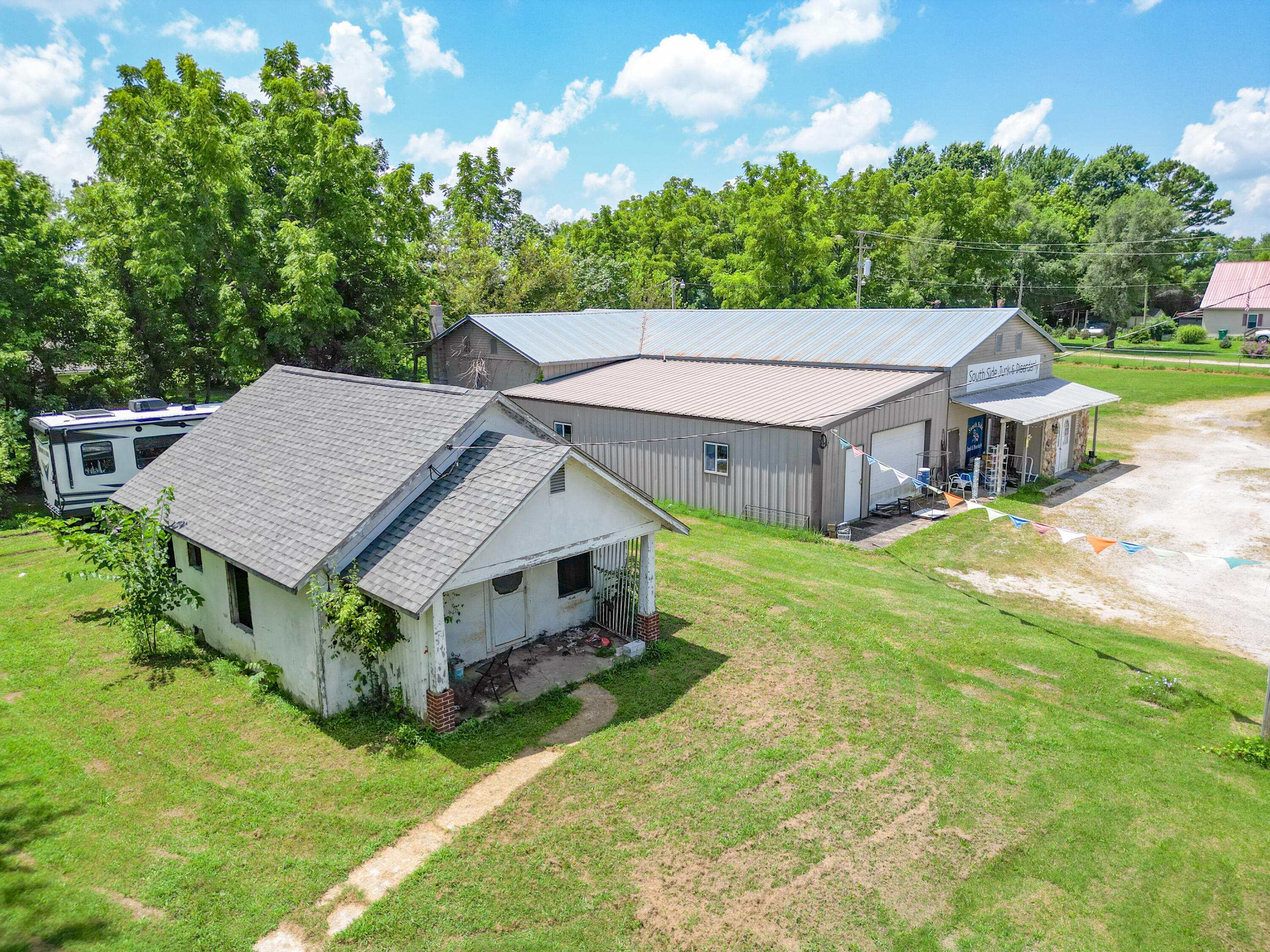 401 W Clouse 1