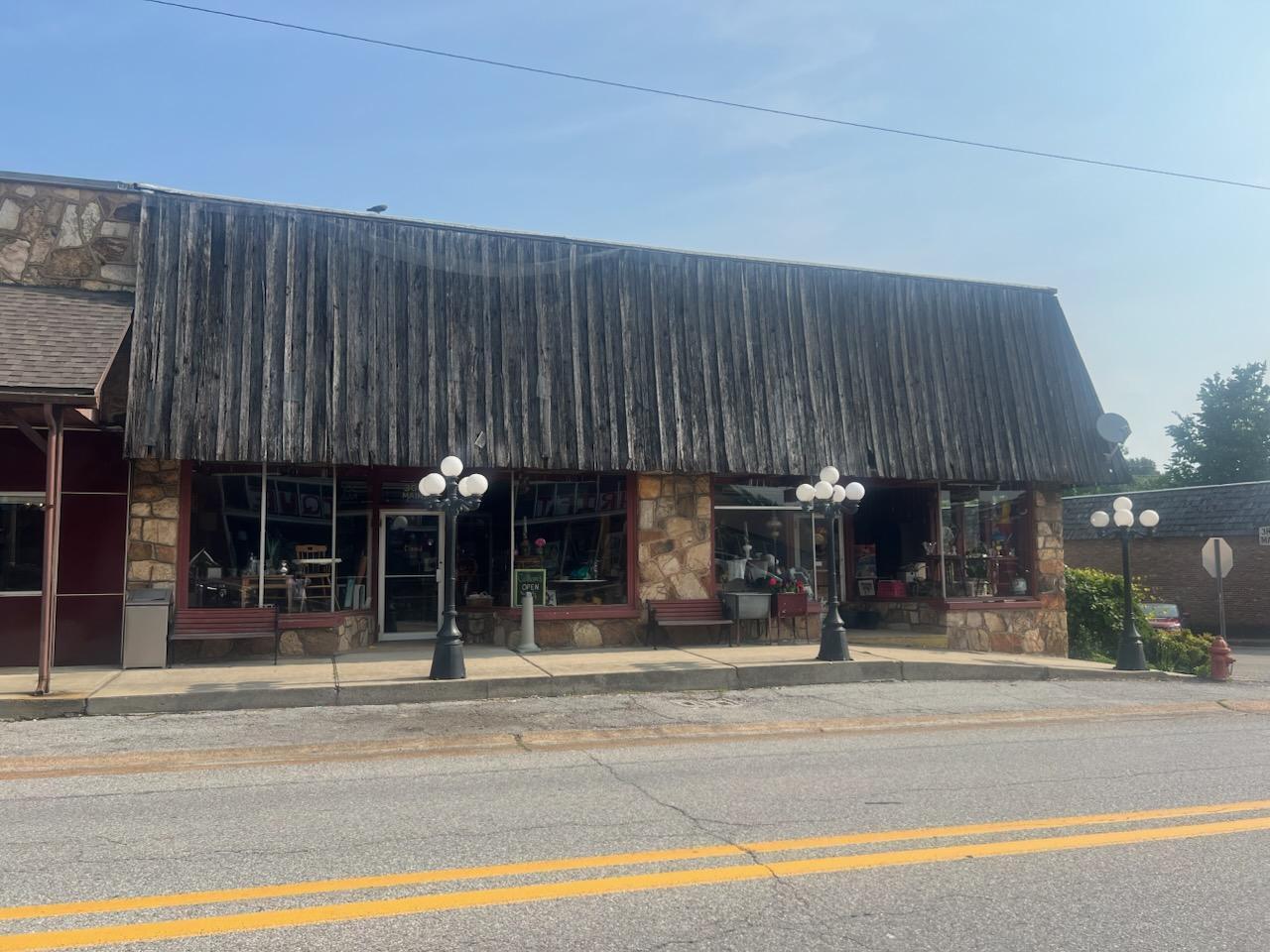 305 Main 1