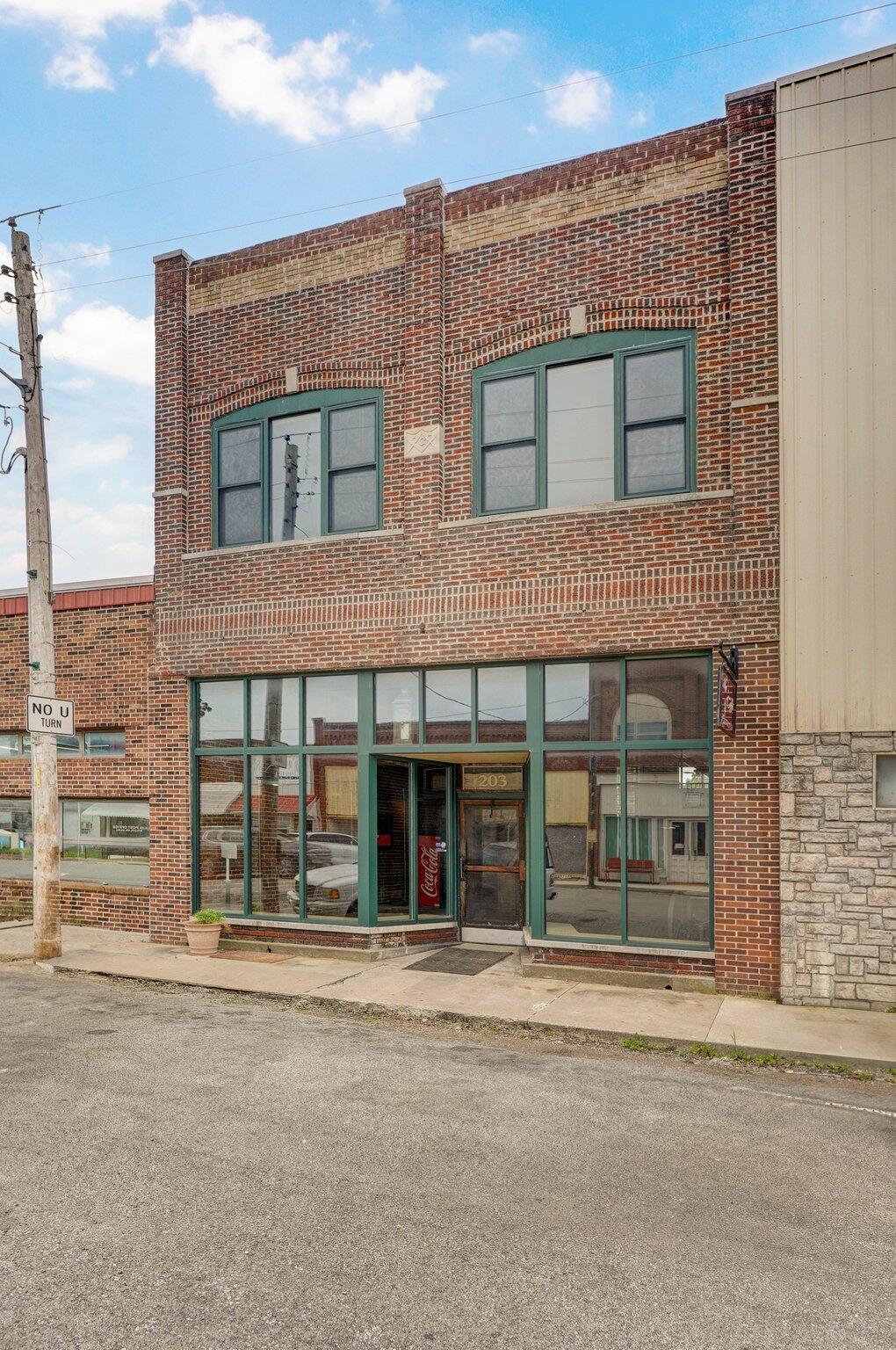 203 E Main 1