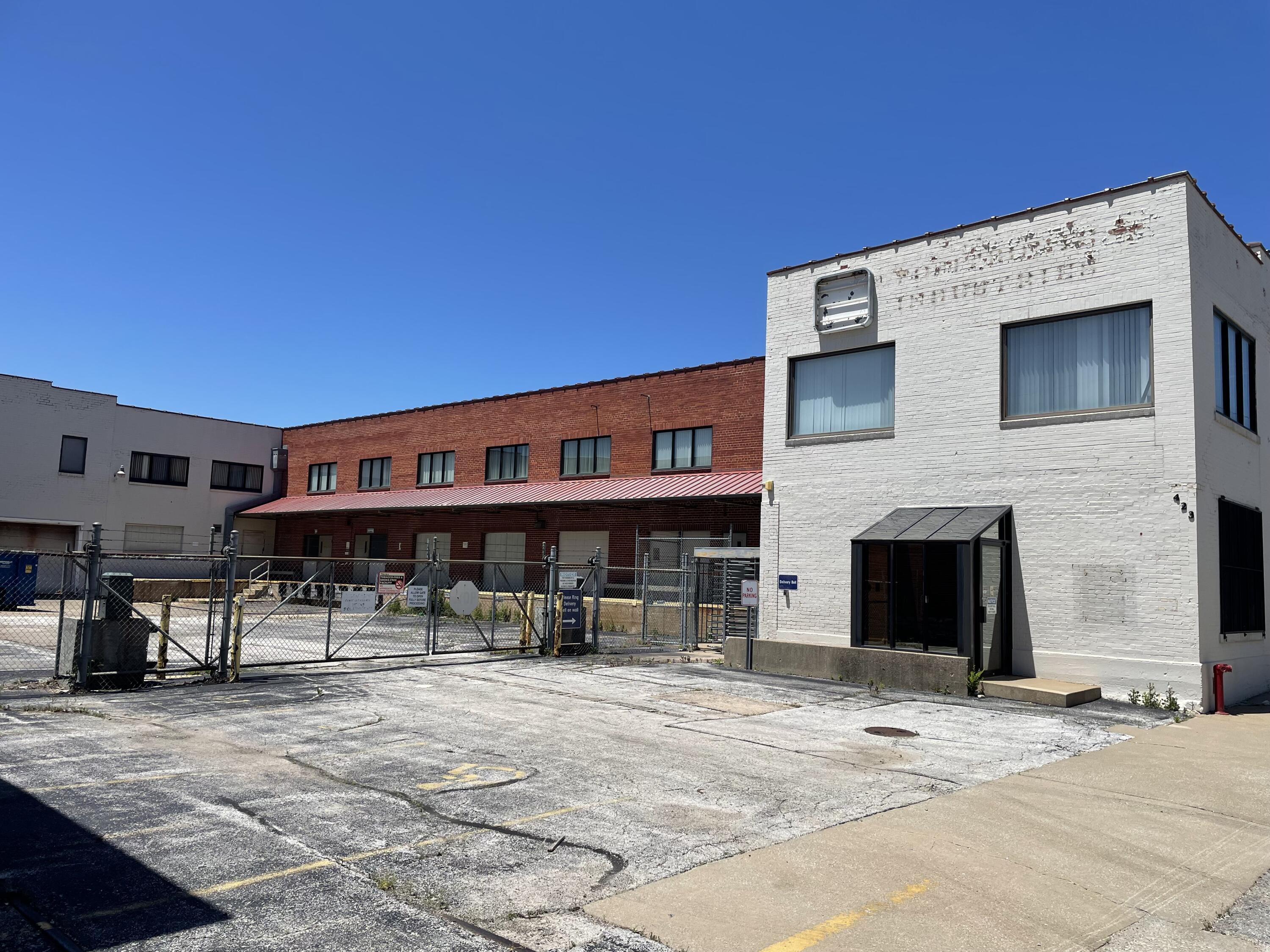 423 N Campbell 1