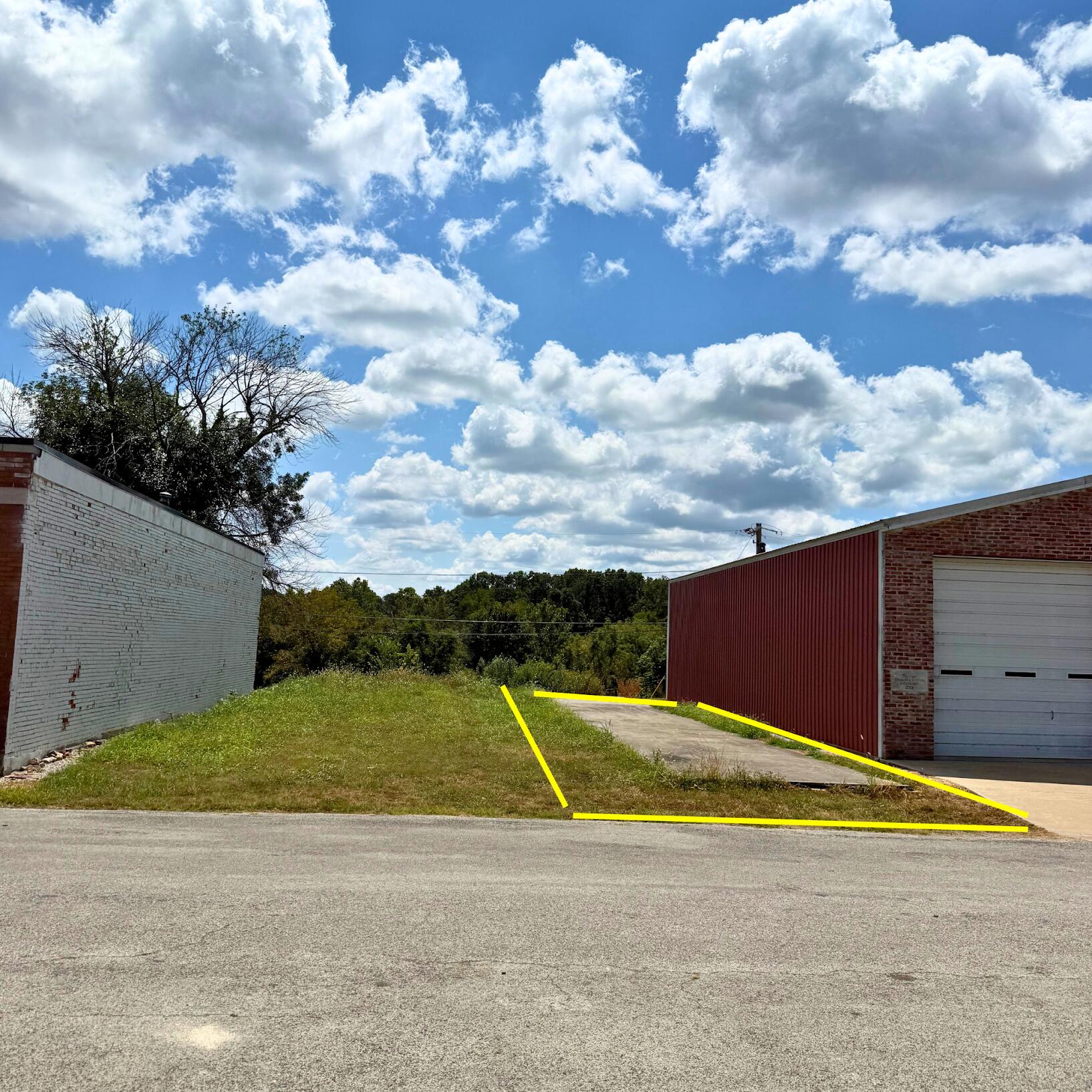 Lot 22 W Commercial