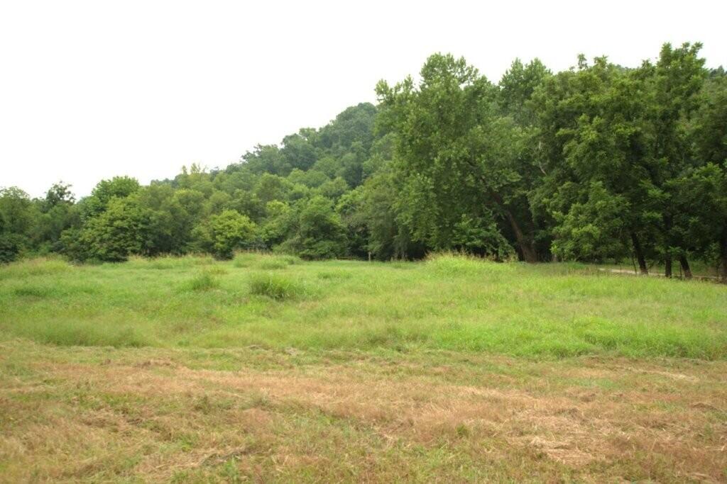 10.75acres Younkers