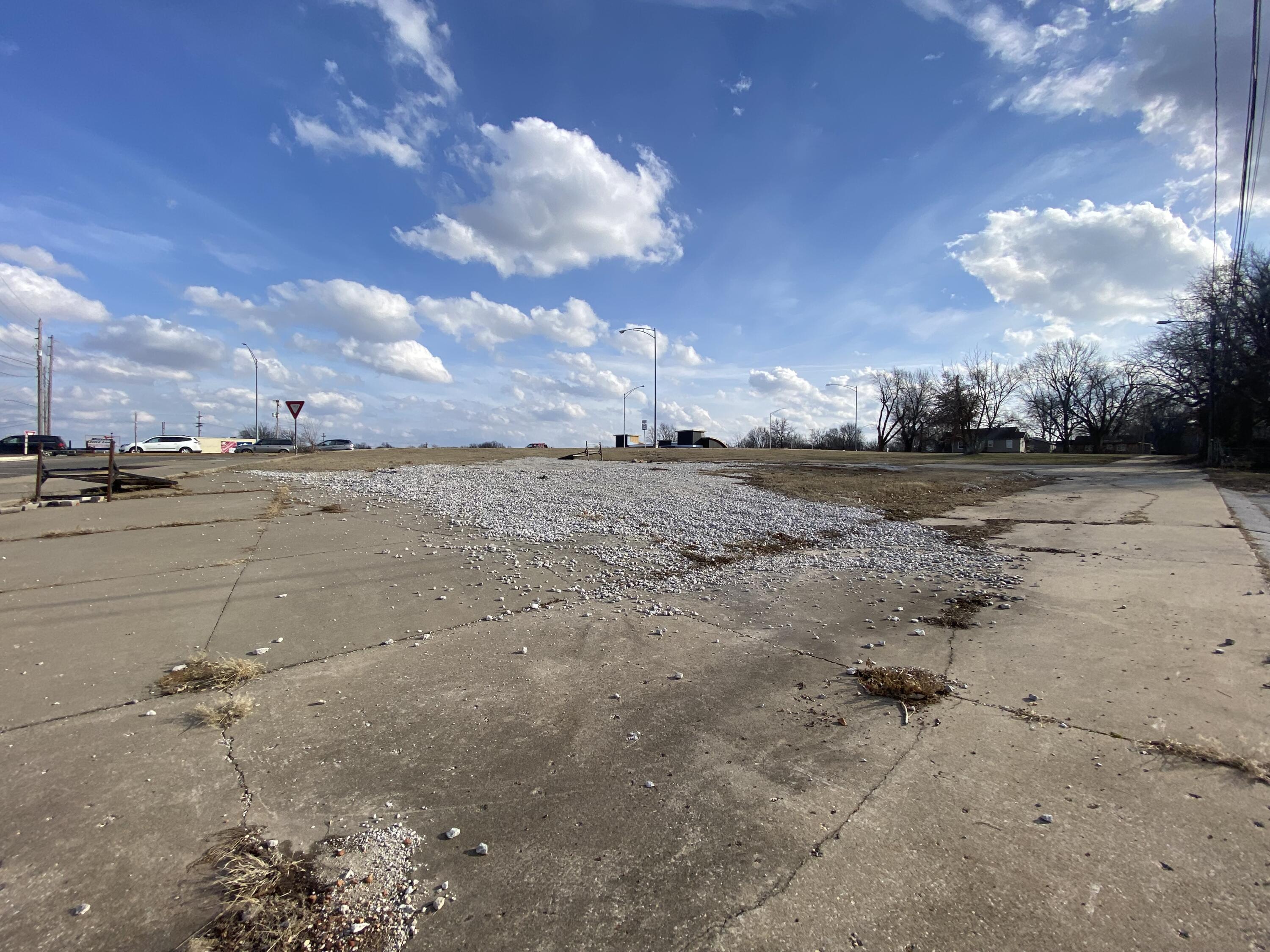1624 W Kearney 1