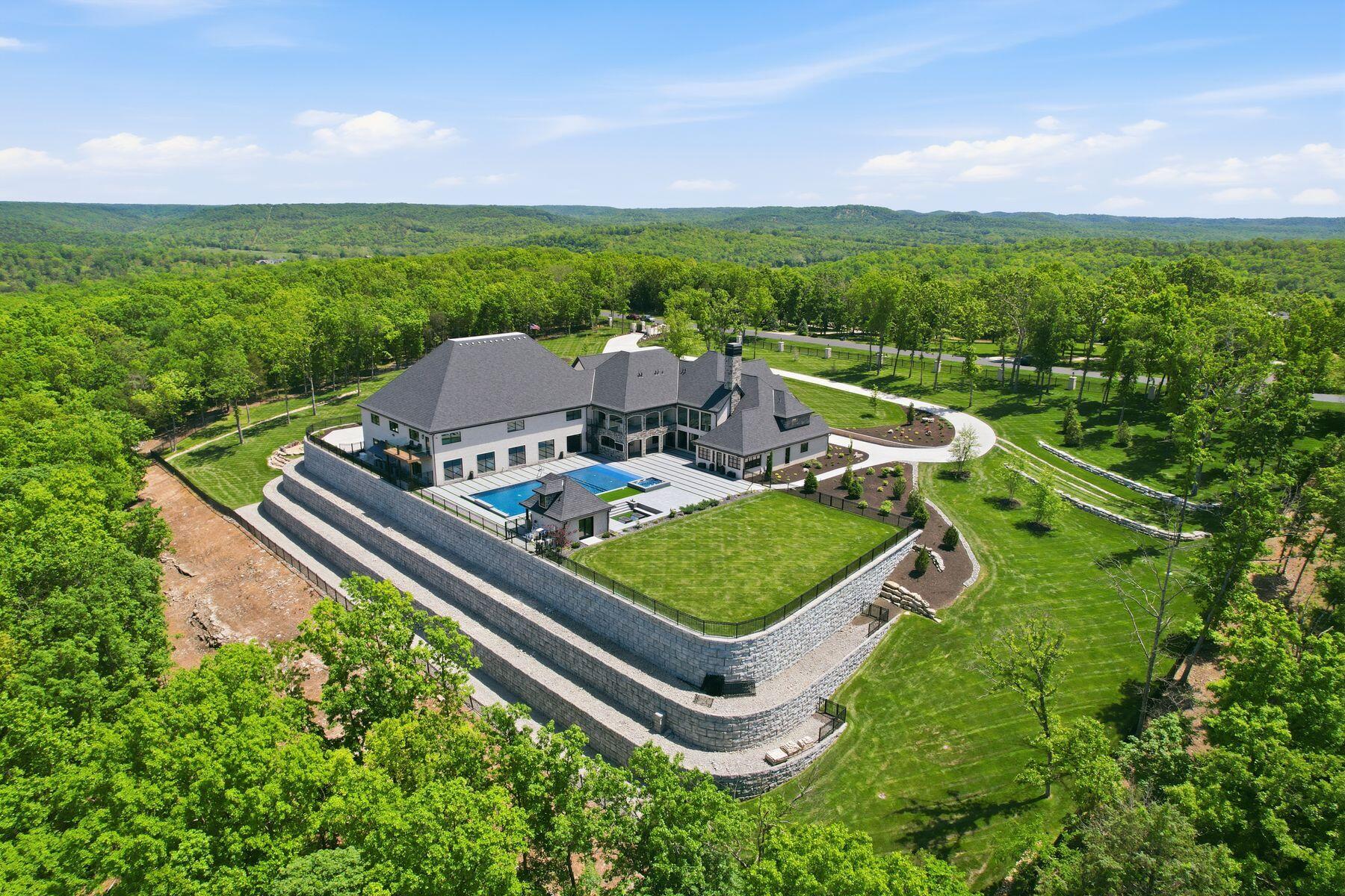 300 Ridgecrest 1