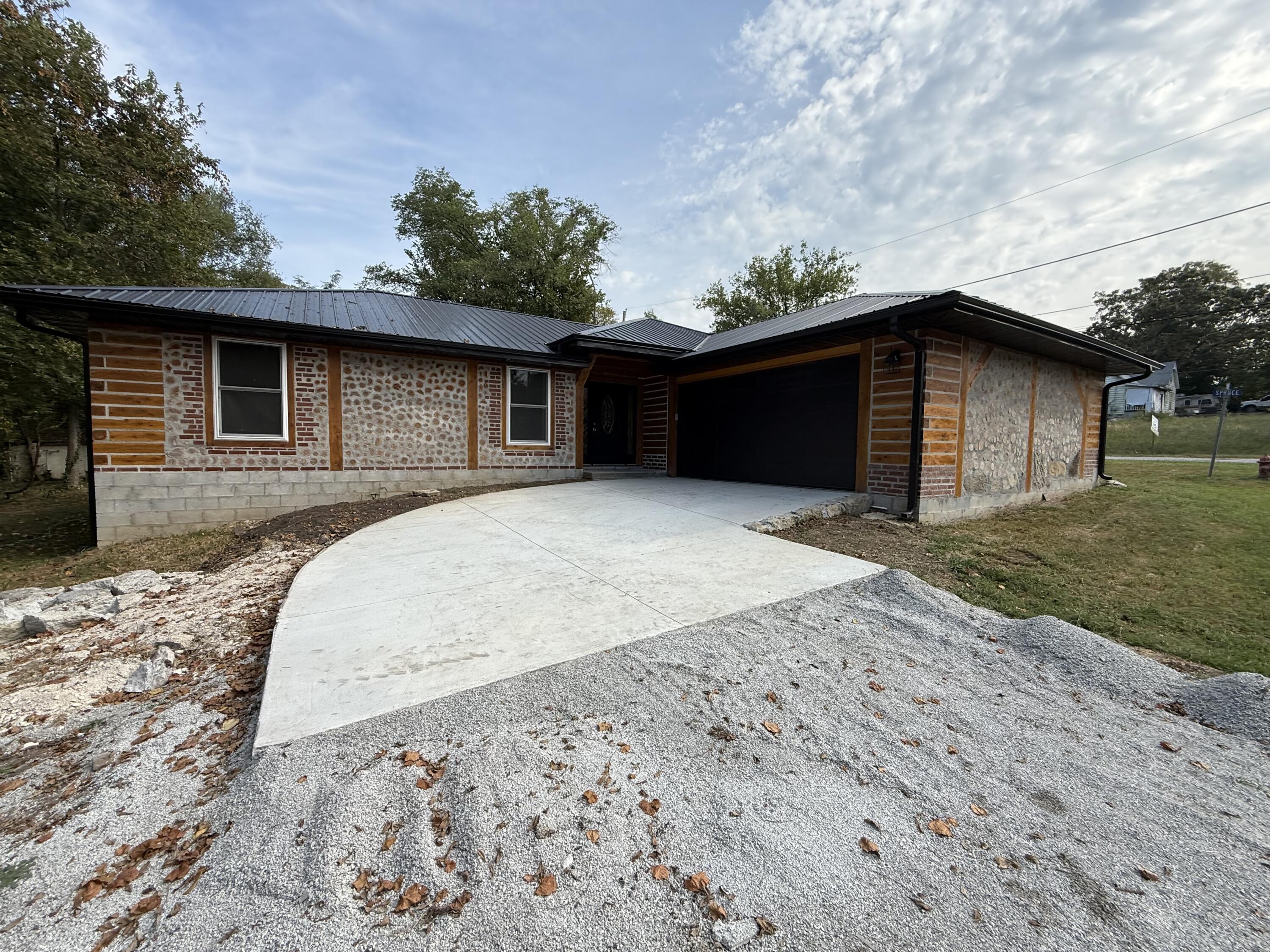 613 E Main 1