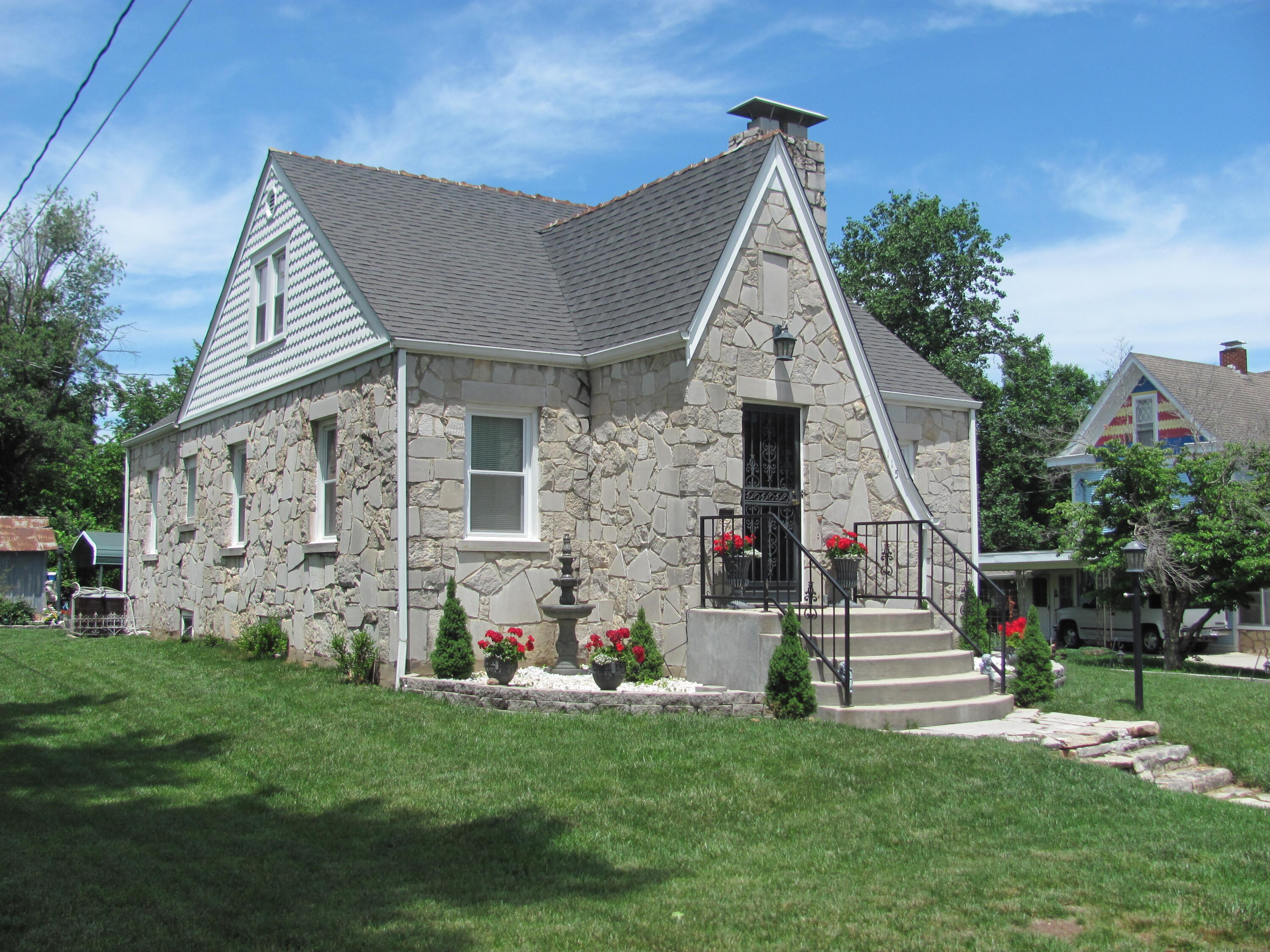 115 N Harlin 1