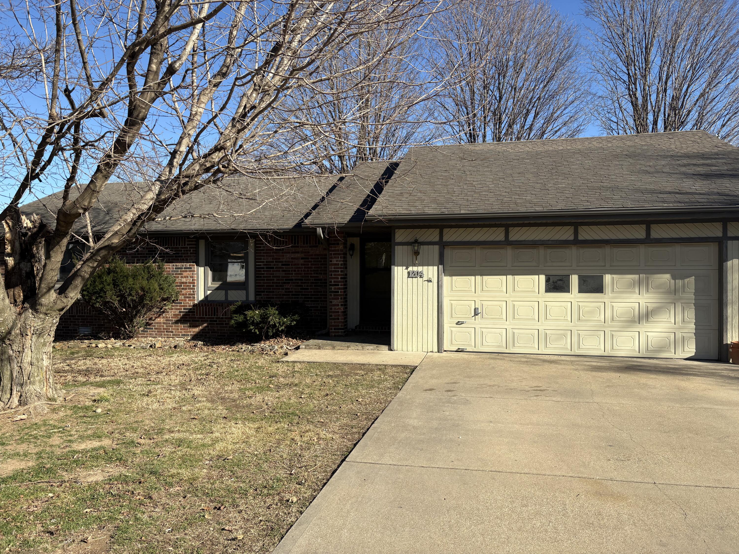 1204 Hillcrest 1