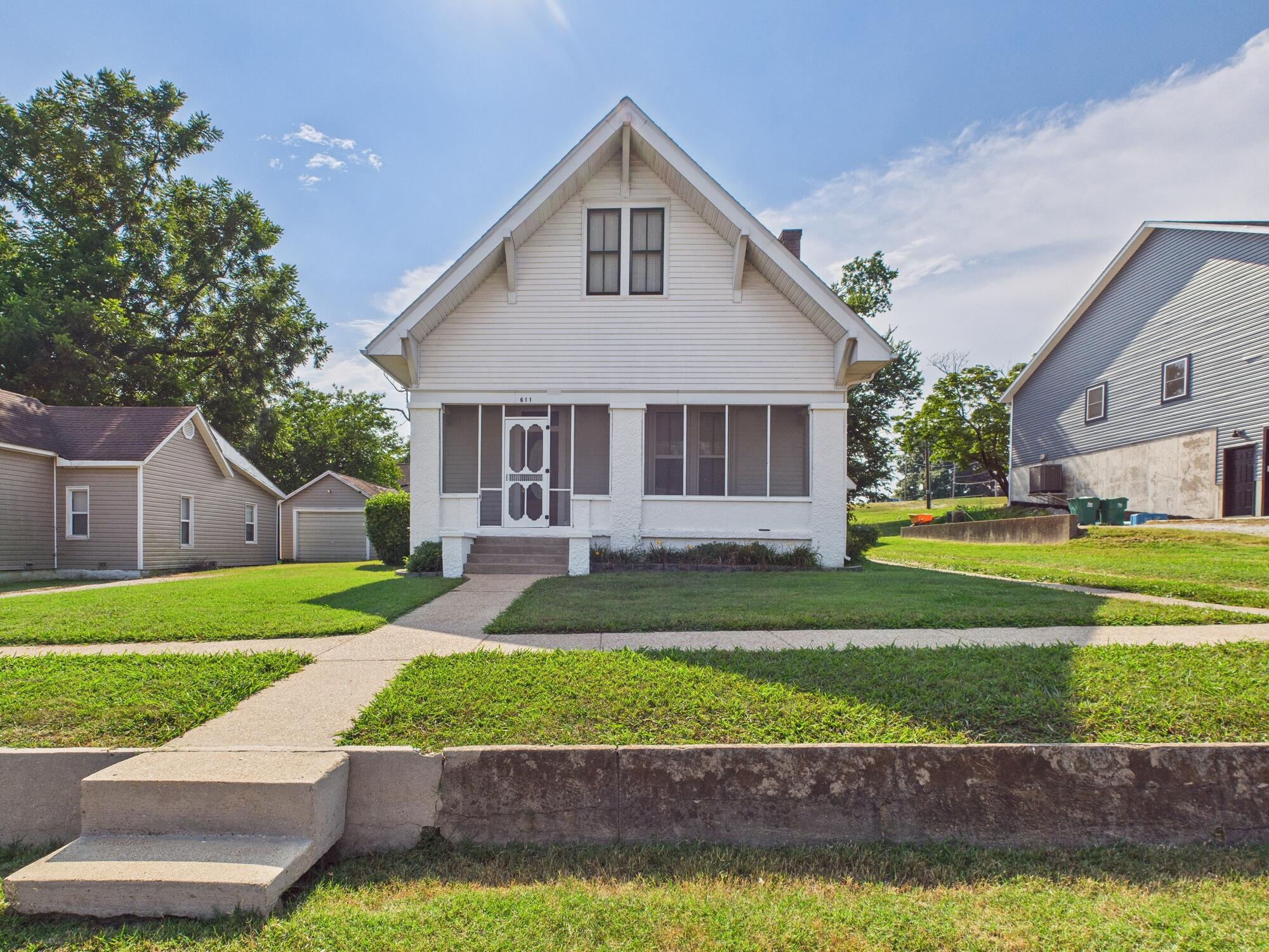 611 Cedar 1