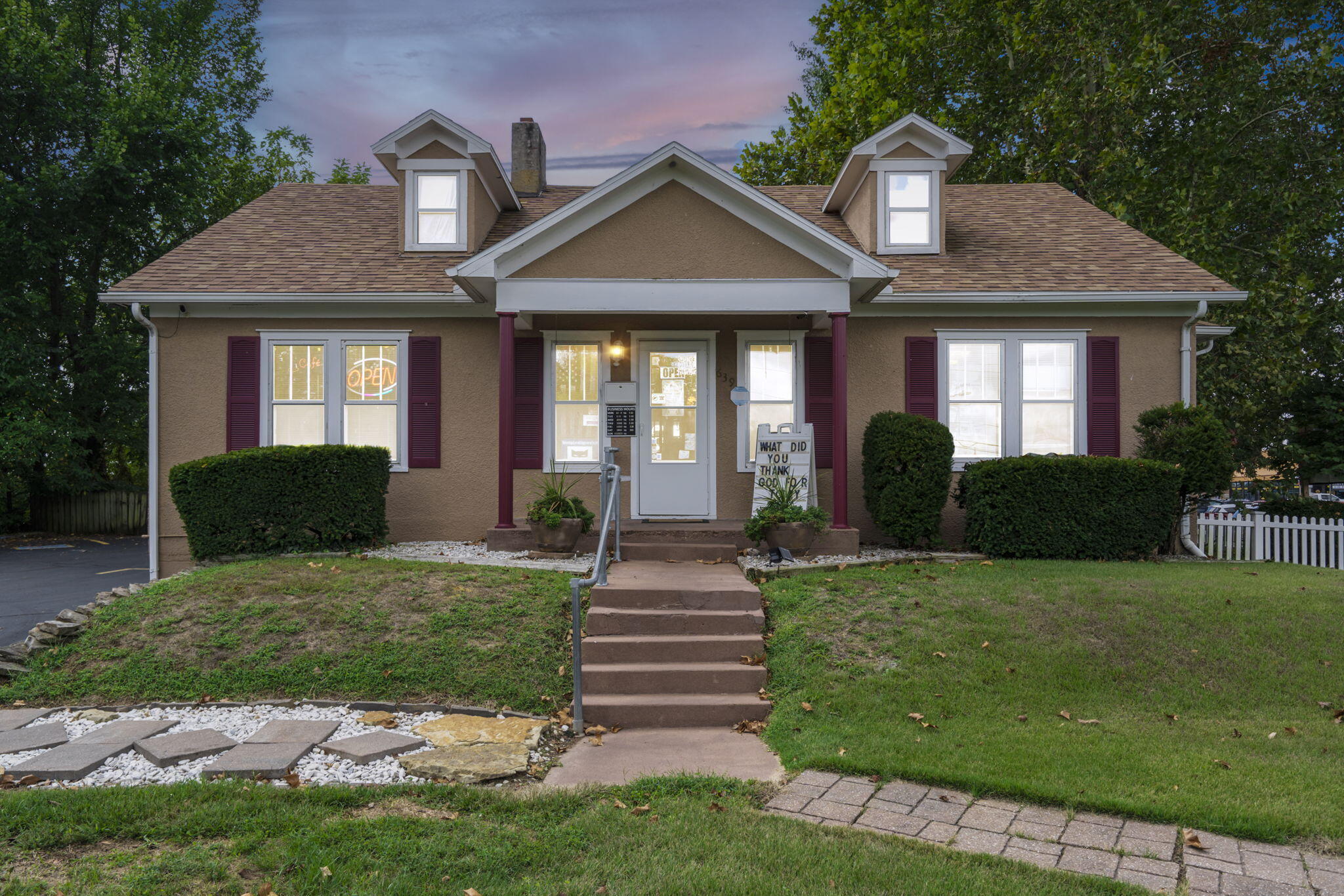 639 S Washington 1
