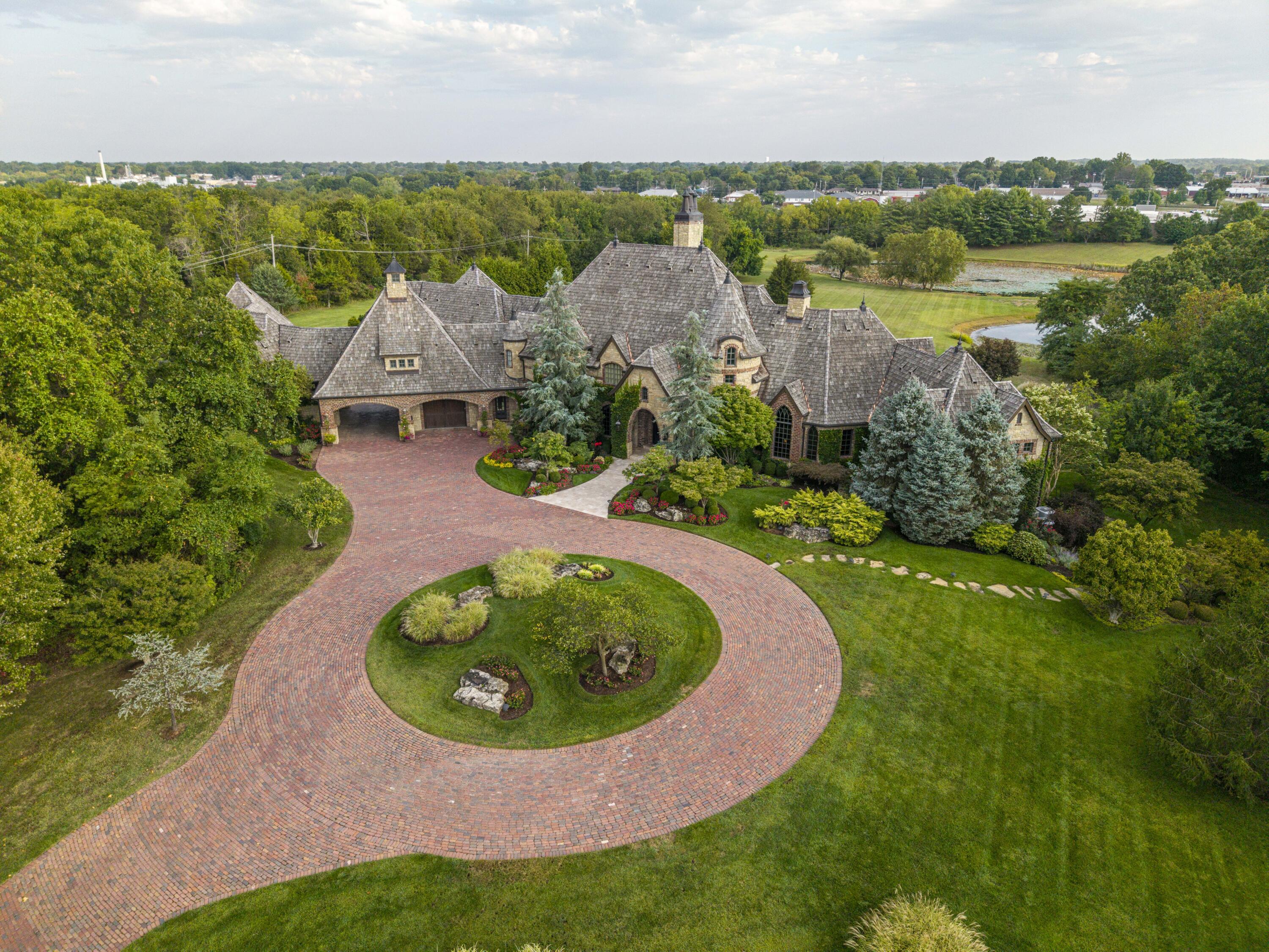 1100 Lakewood 1