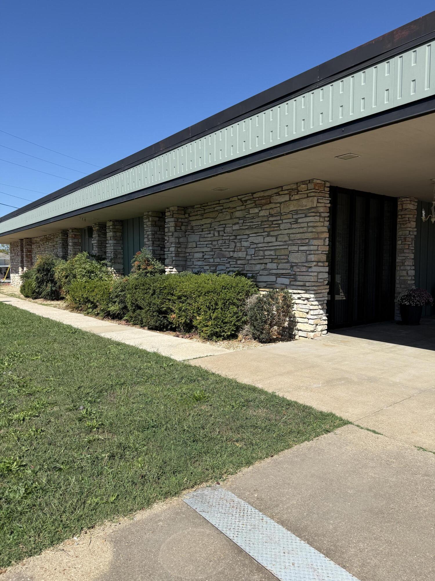 115 Shadowrock 1