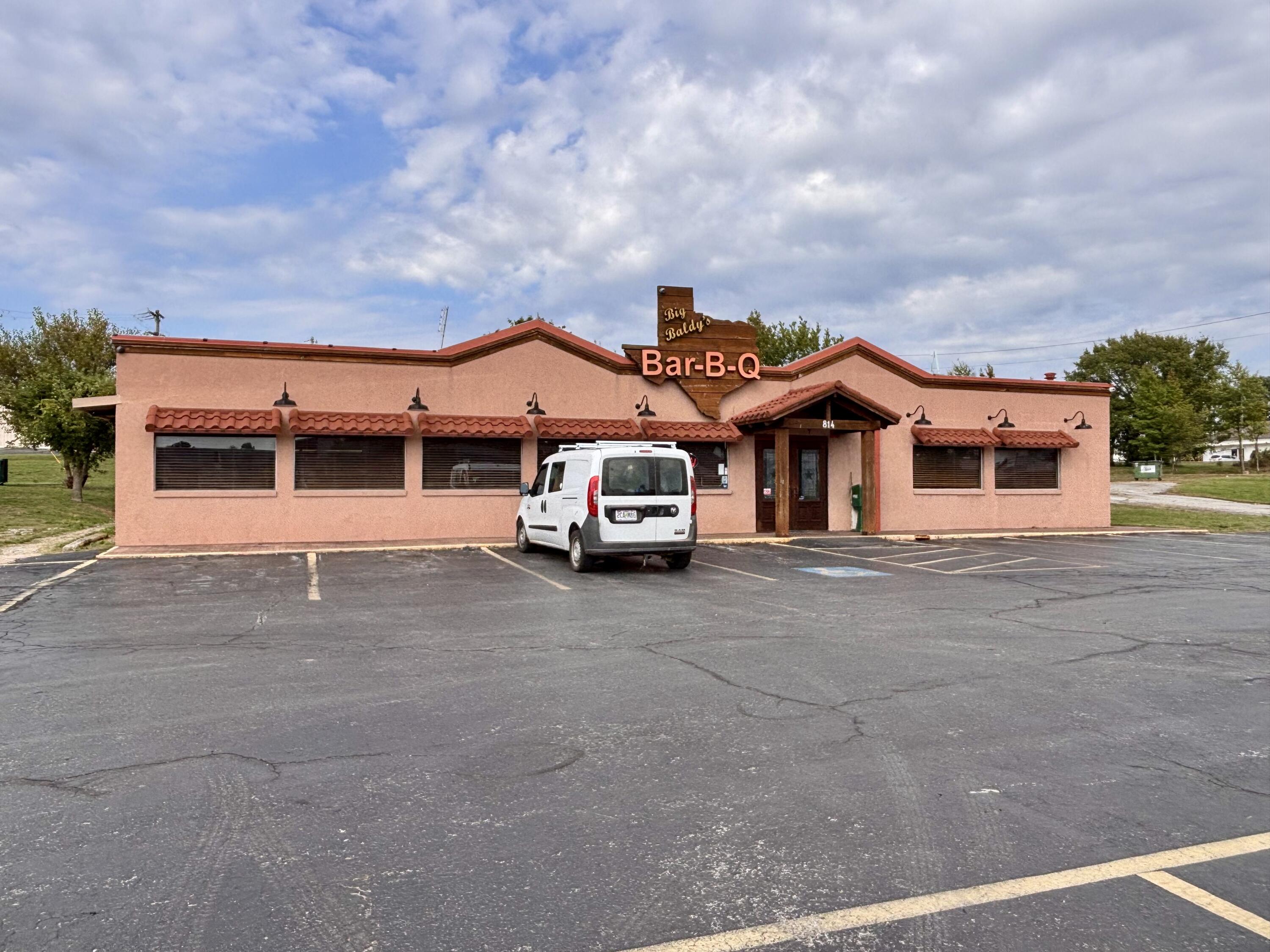 814 E Us Highway 60 1