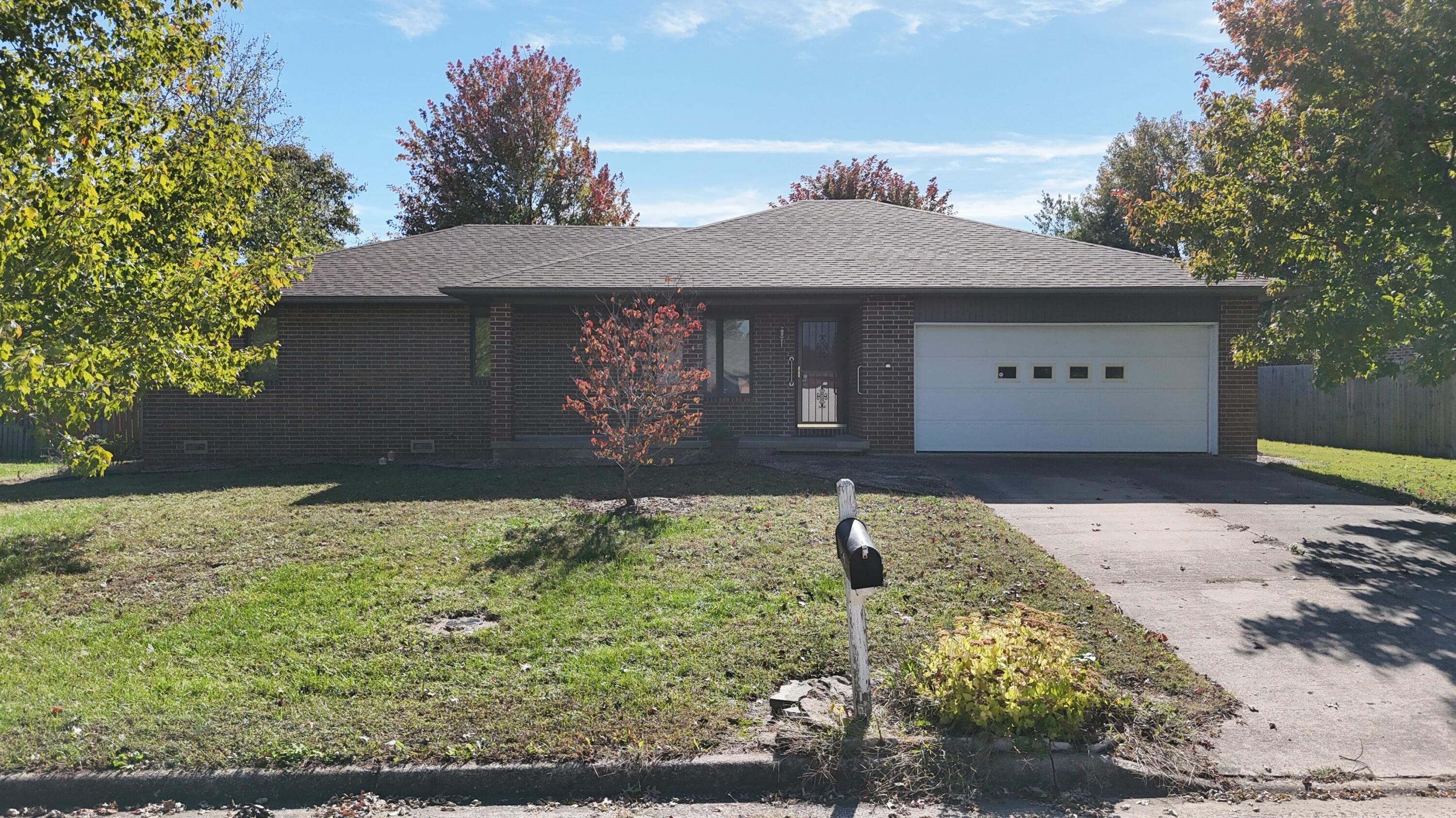 2306 W Auburn 1