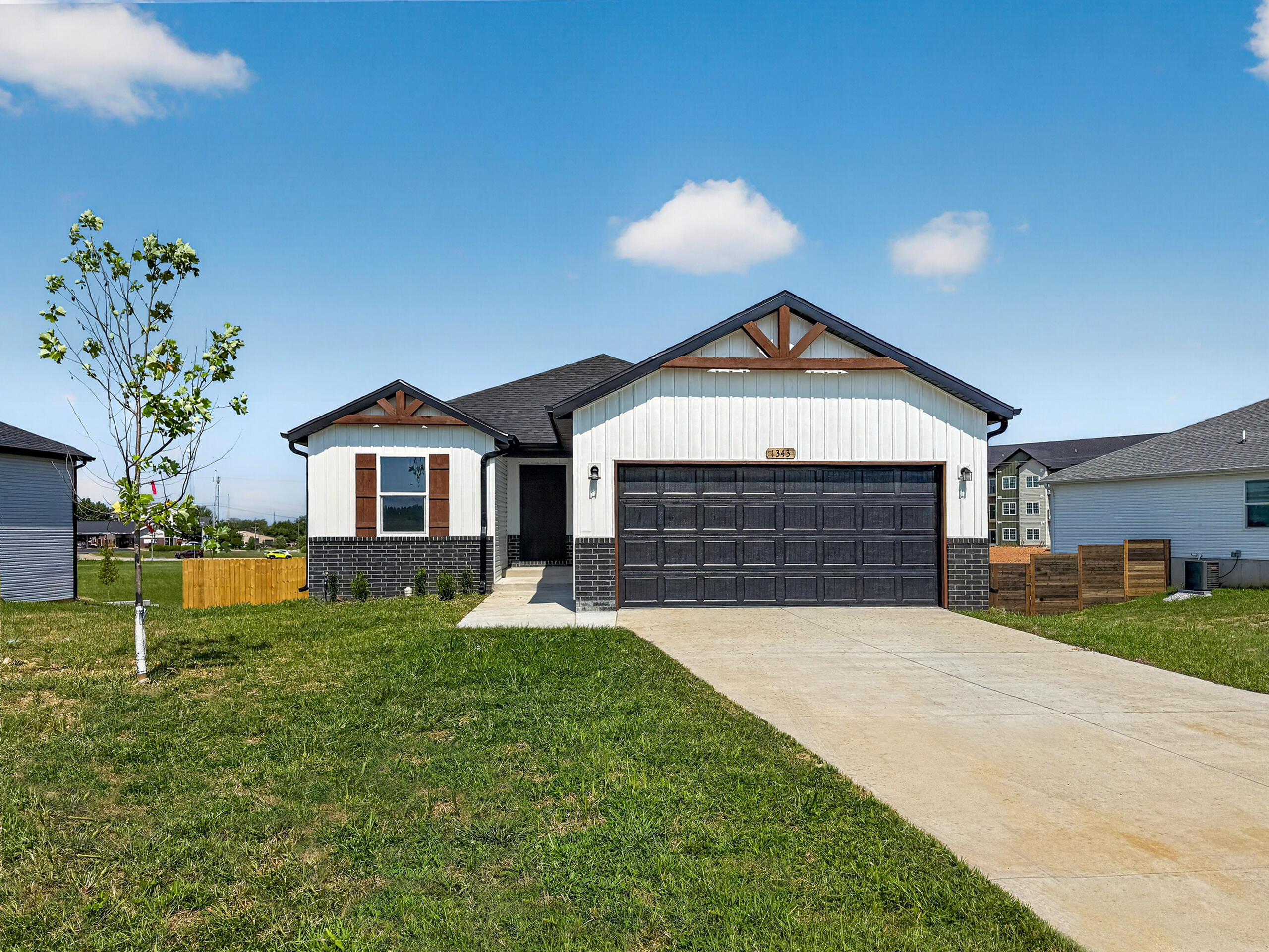 1343 N Maxine 1