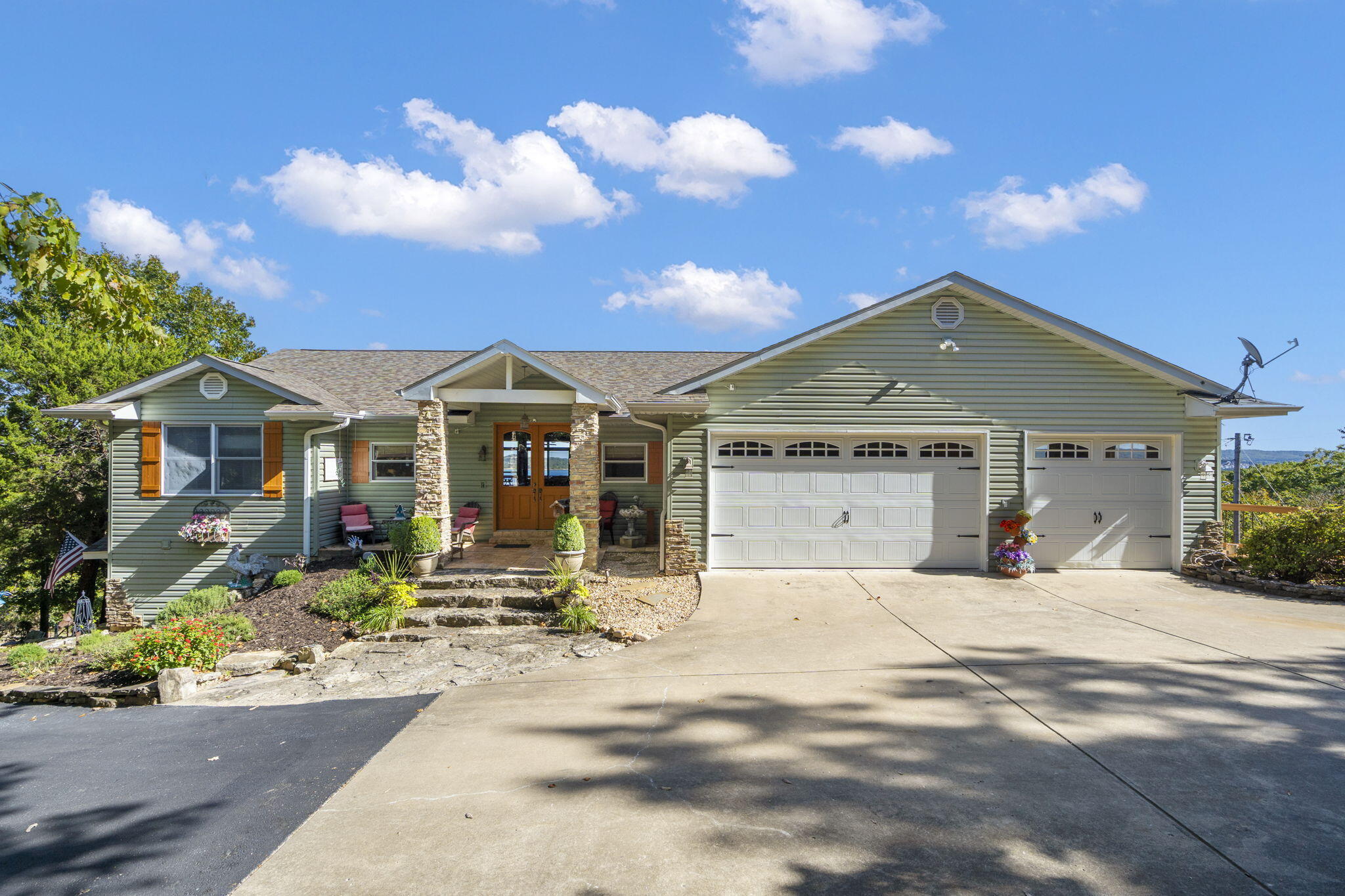 1079 Cambridge 1