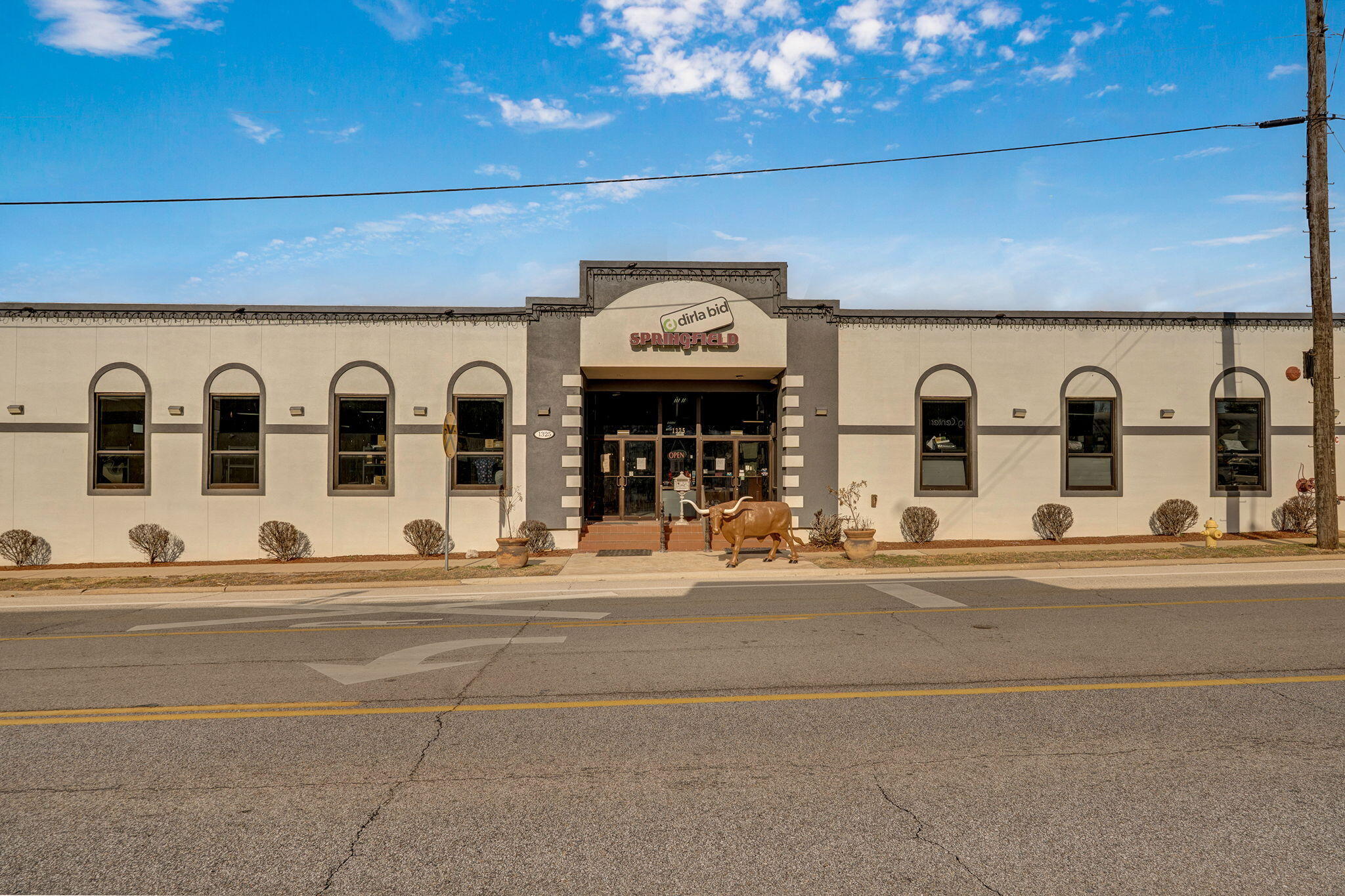 1325 E Trafficway 1