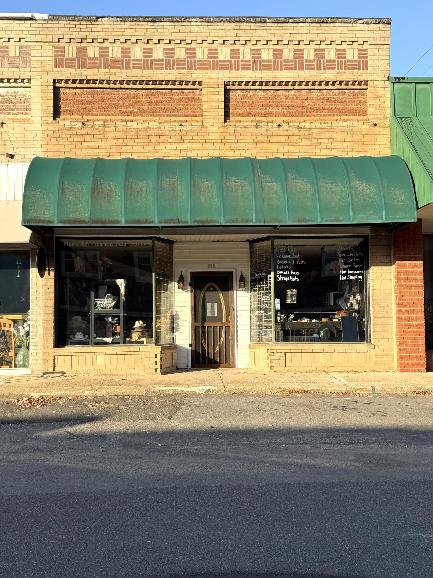 110 N Oak