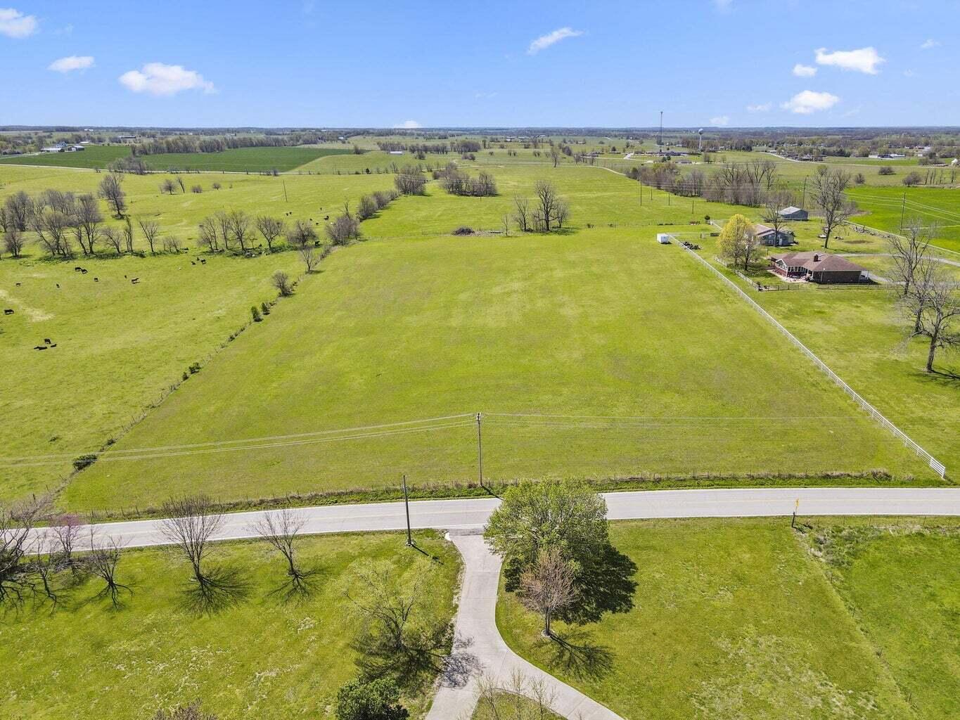 000 W Farm Road 64 1