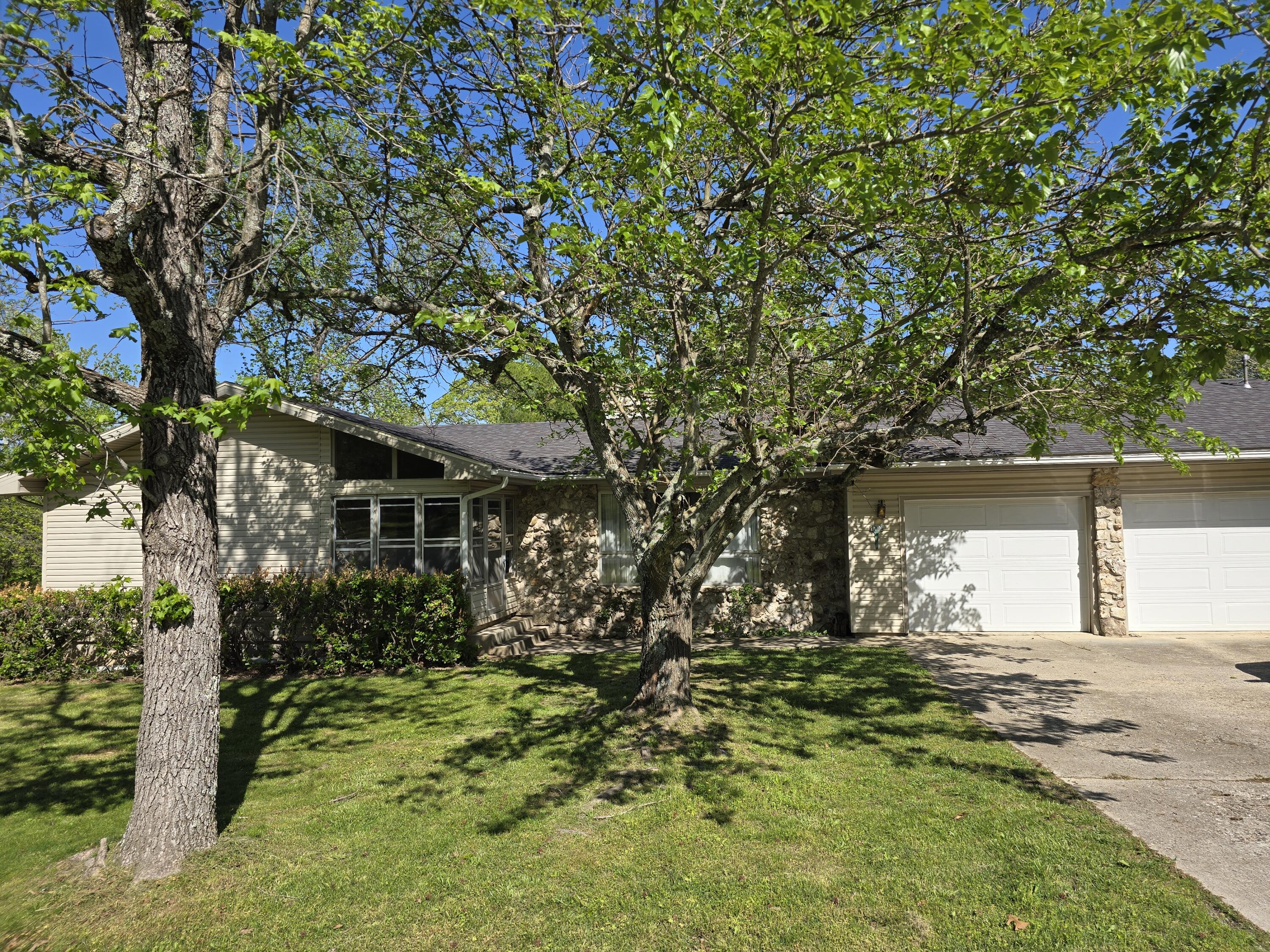 1700 Sherwood