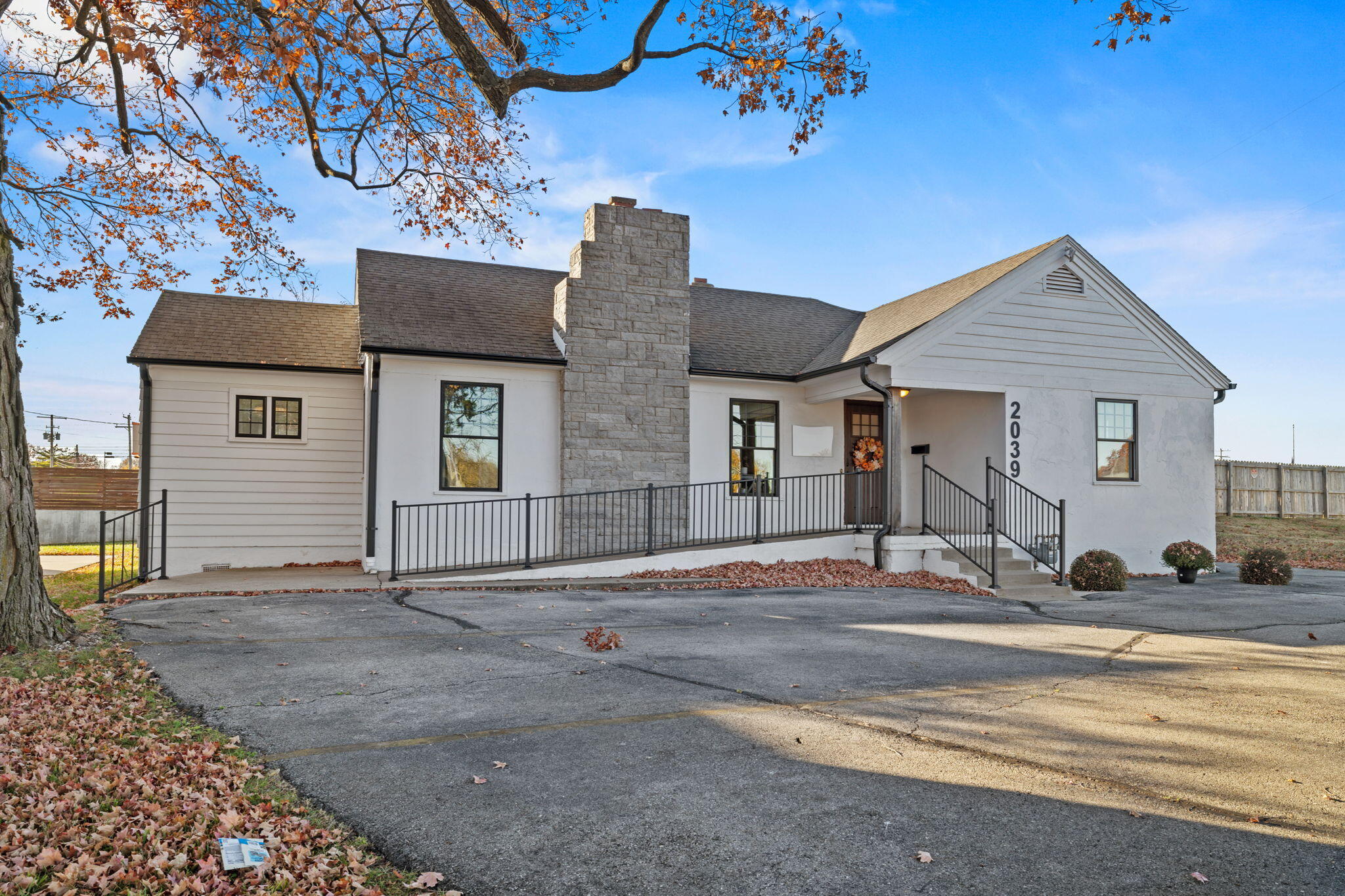 2039 S Brentwood 1