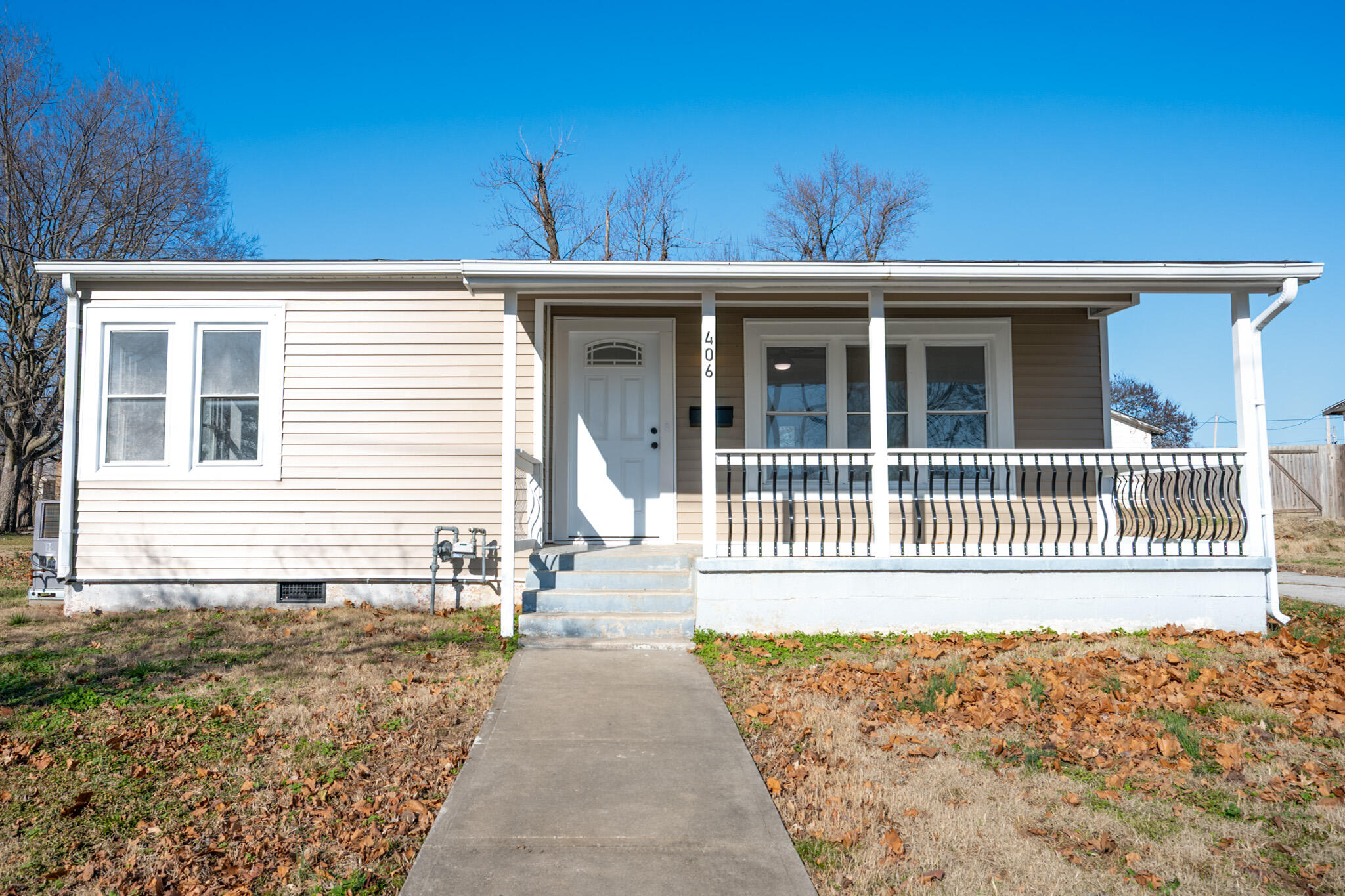 406 Maple 1