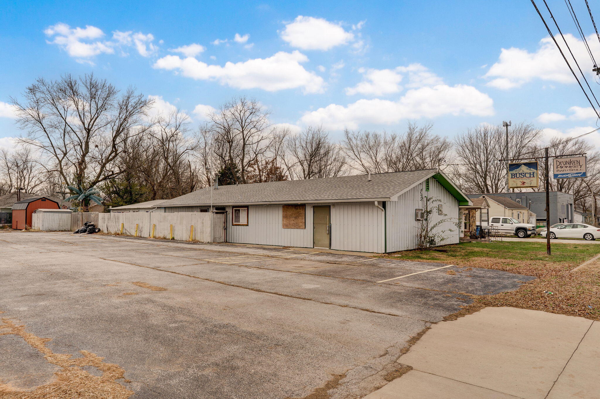 1816 W Division 1