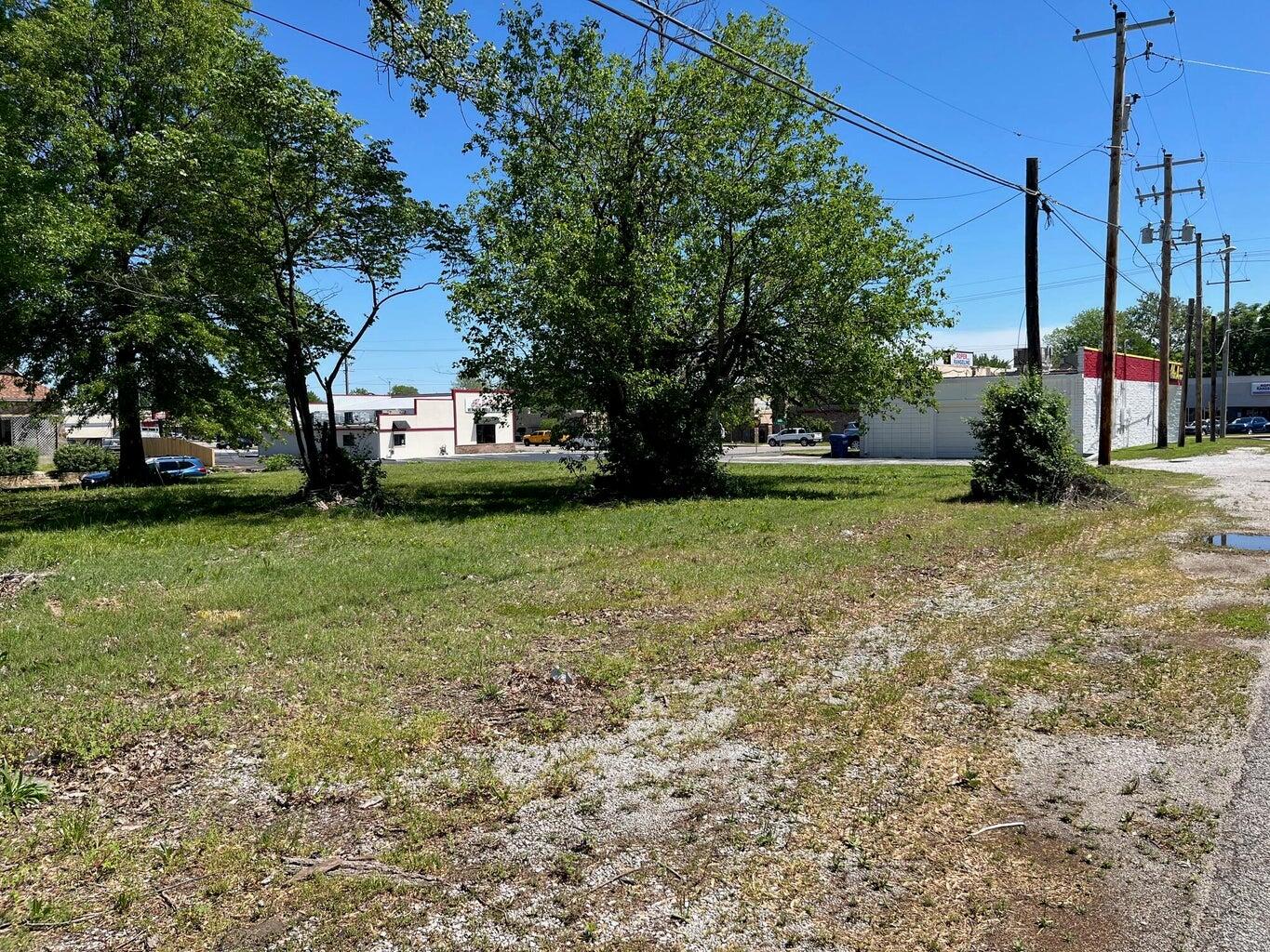 2916 E 9th 1