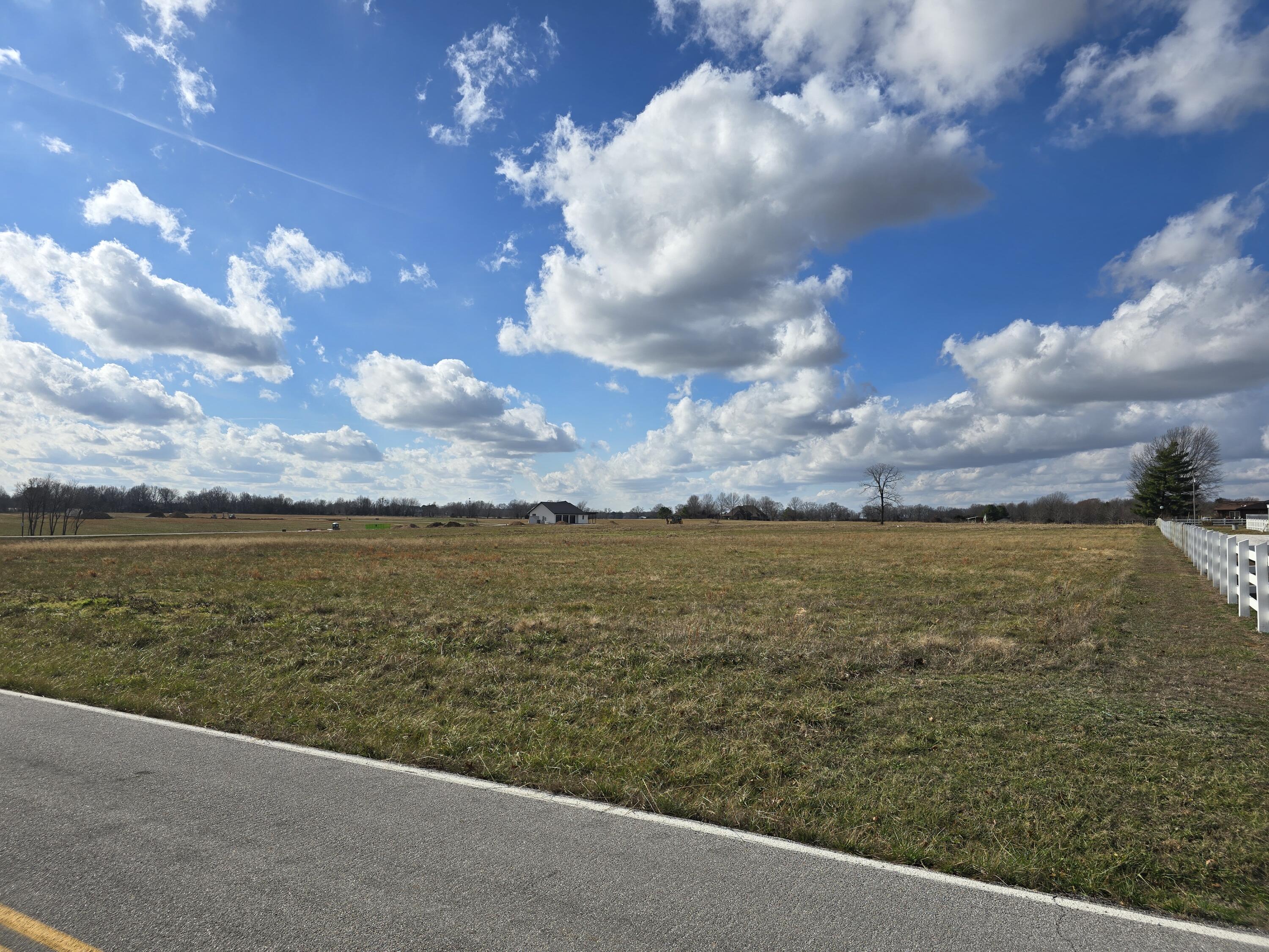 Tract 3 N Farm Rd 211 1
