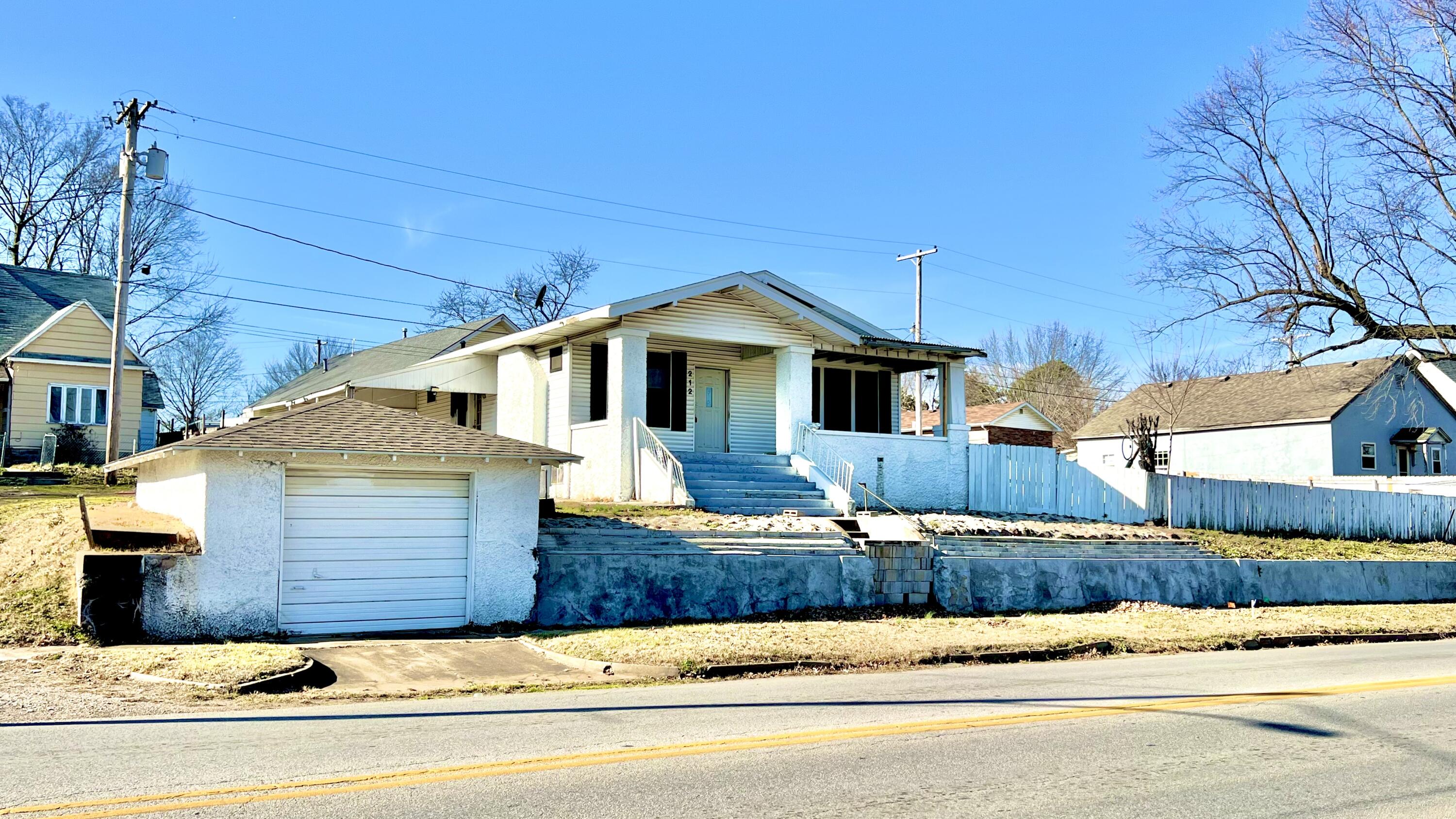212 N Central 1
