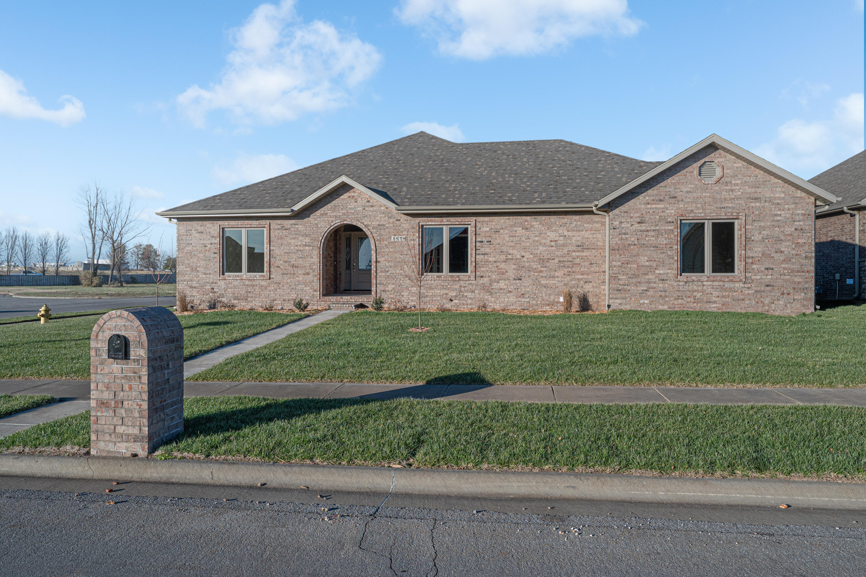 3579 W Cherokee 1