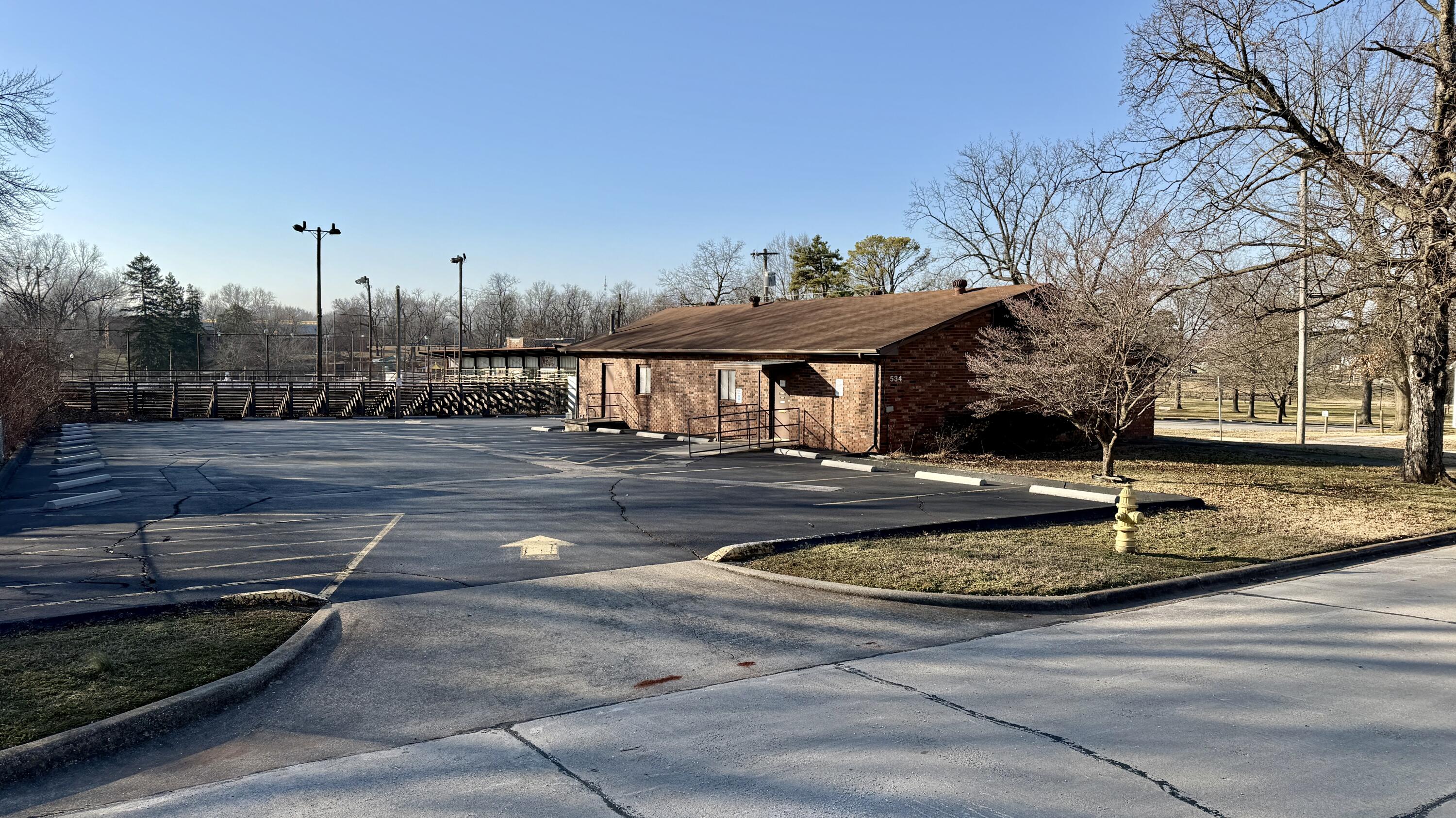534 W Catalpa 1