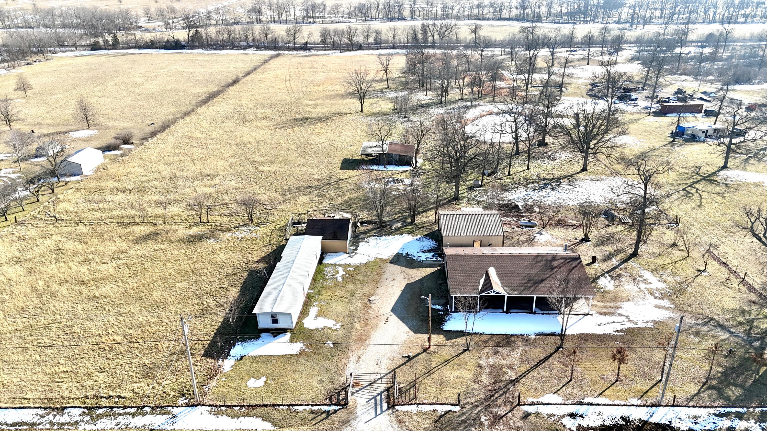 10343 Farm Road 2000 1