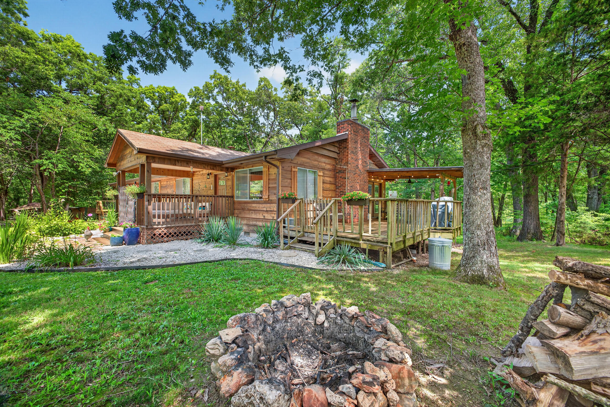 411 Moon Valley 1