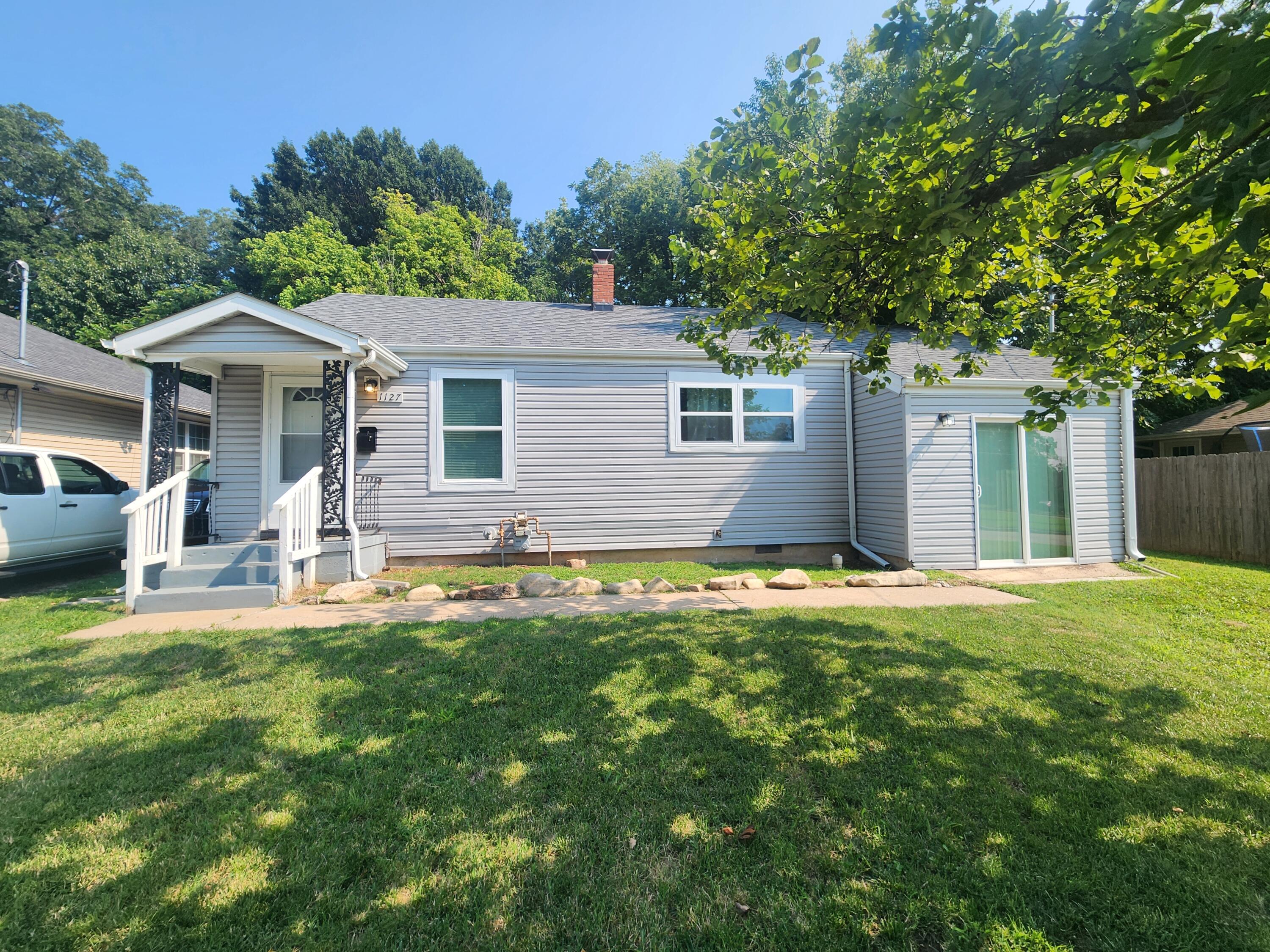 1127 E Pacific 1