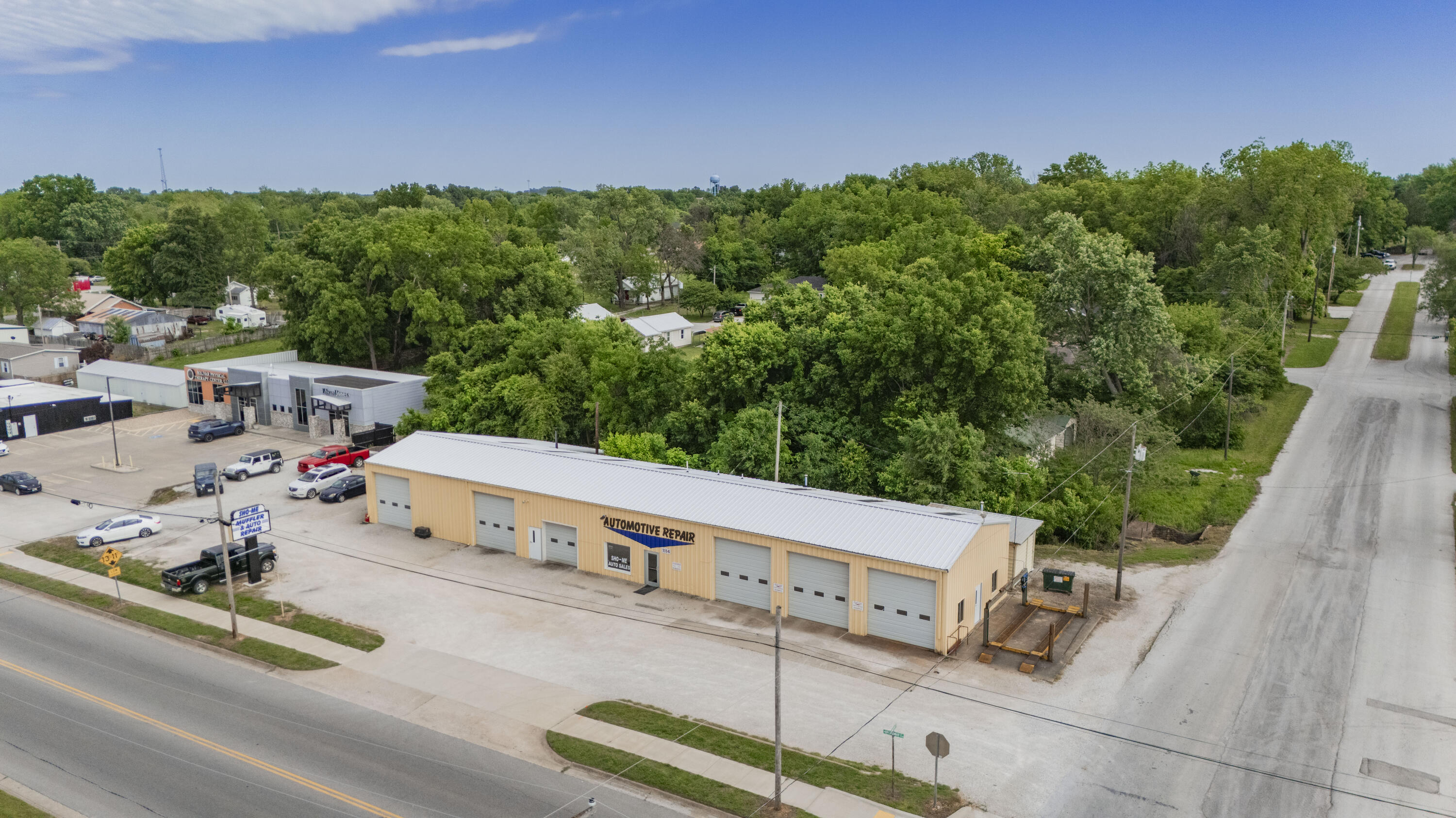 1114 W Broadway 1