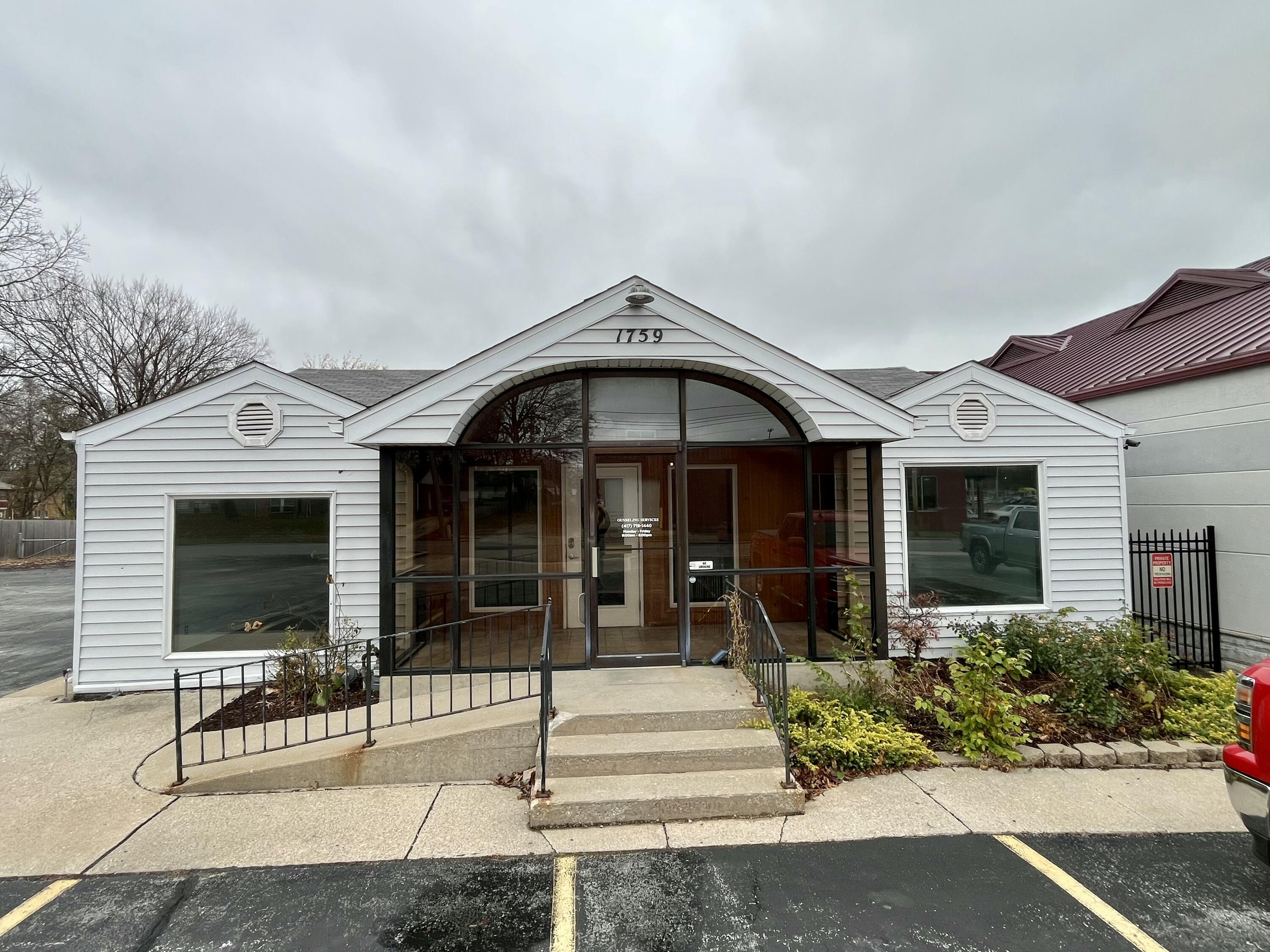 1759 E Elm 1