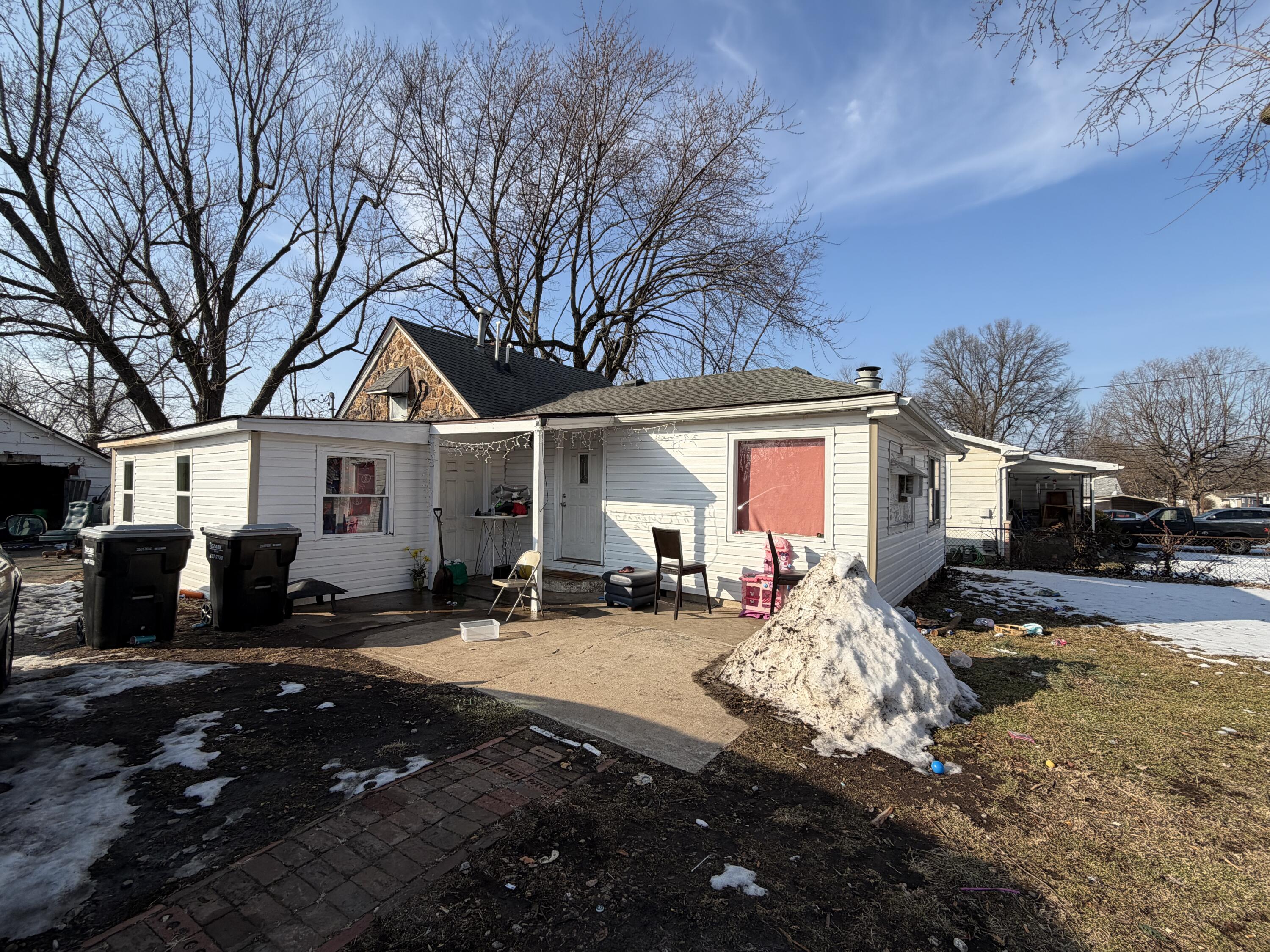 627 N Forest 1