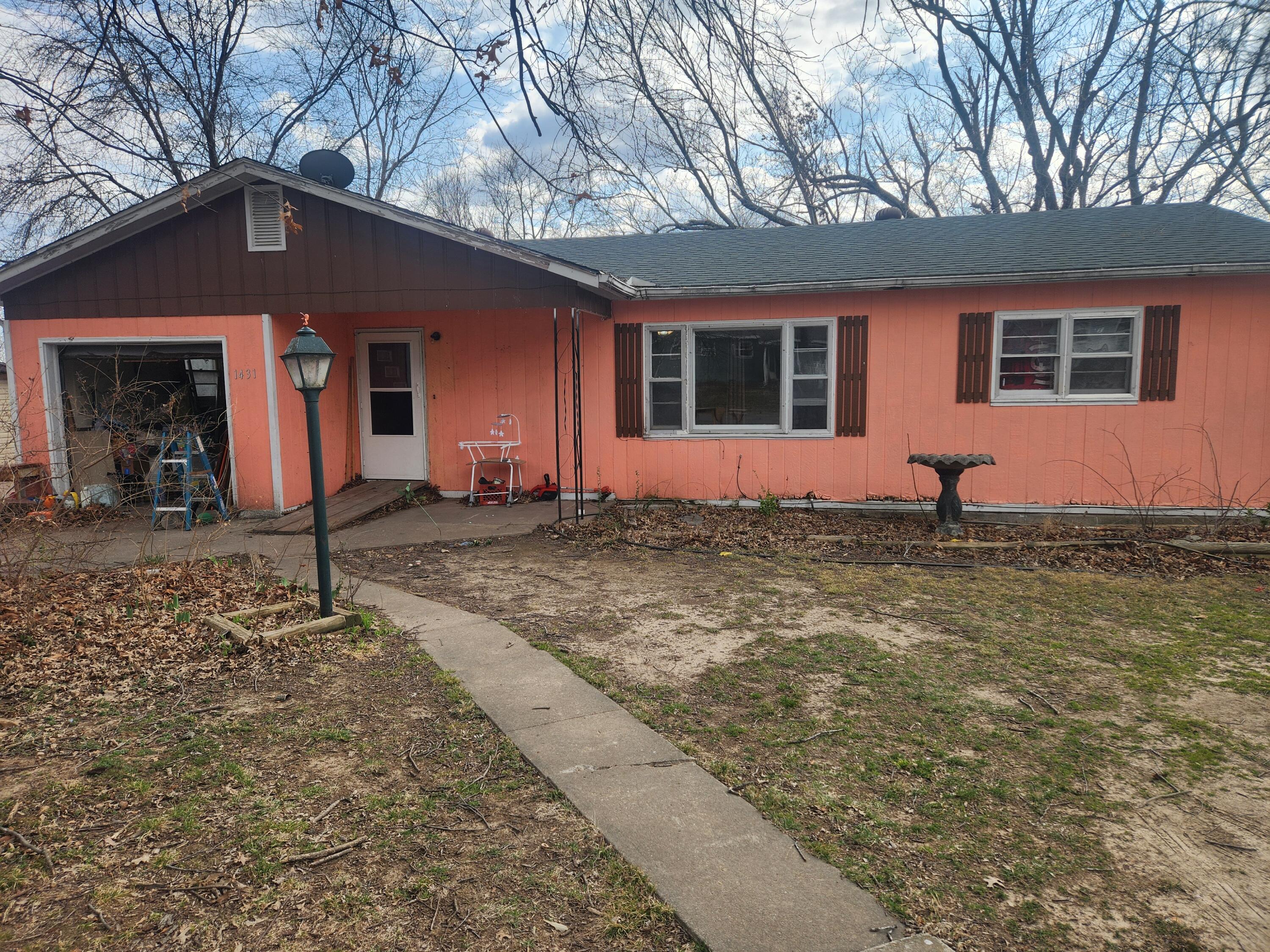 1431 Greenwood 1