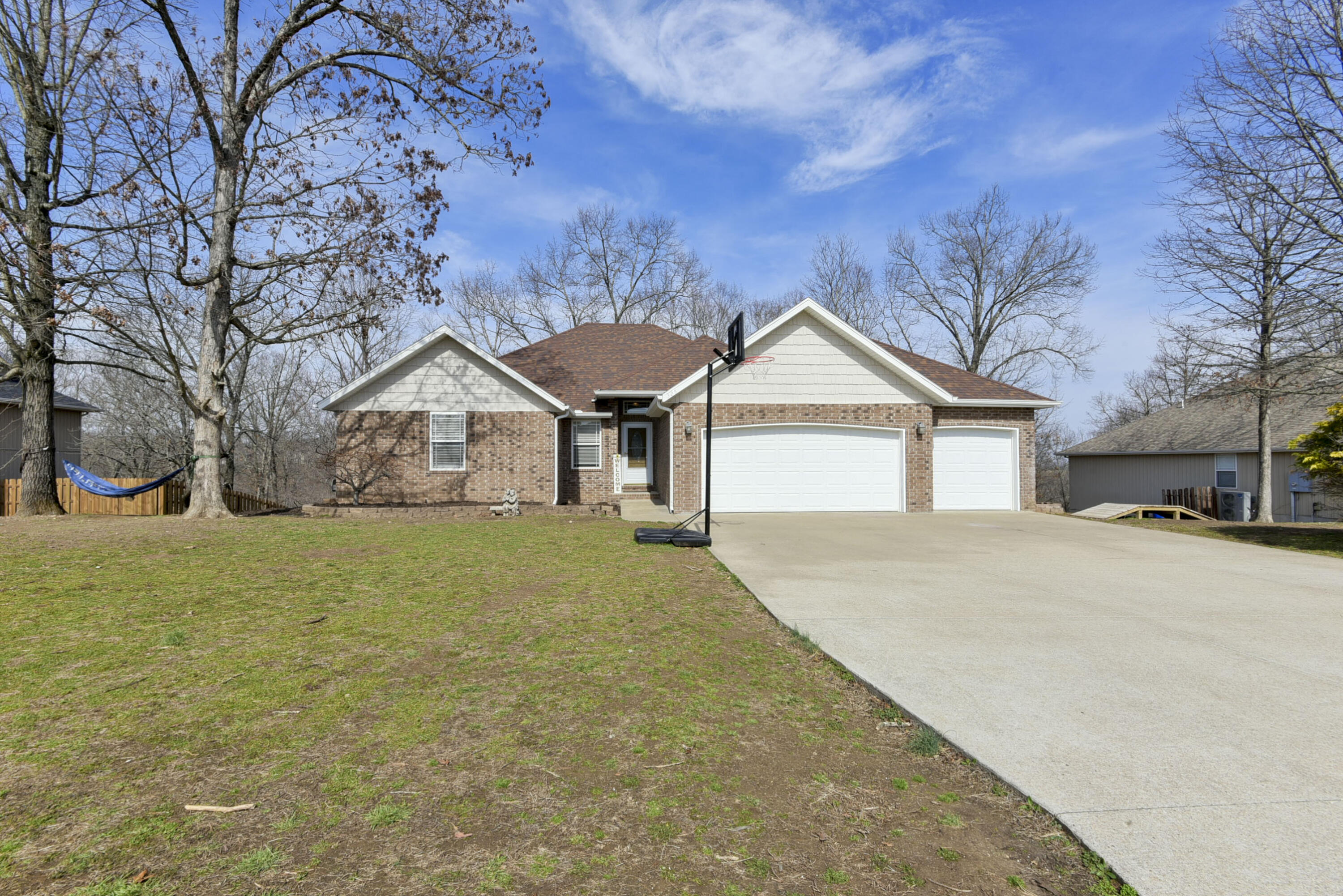 325 Southview 1