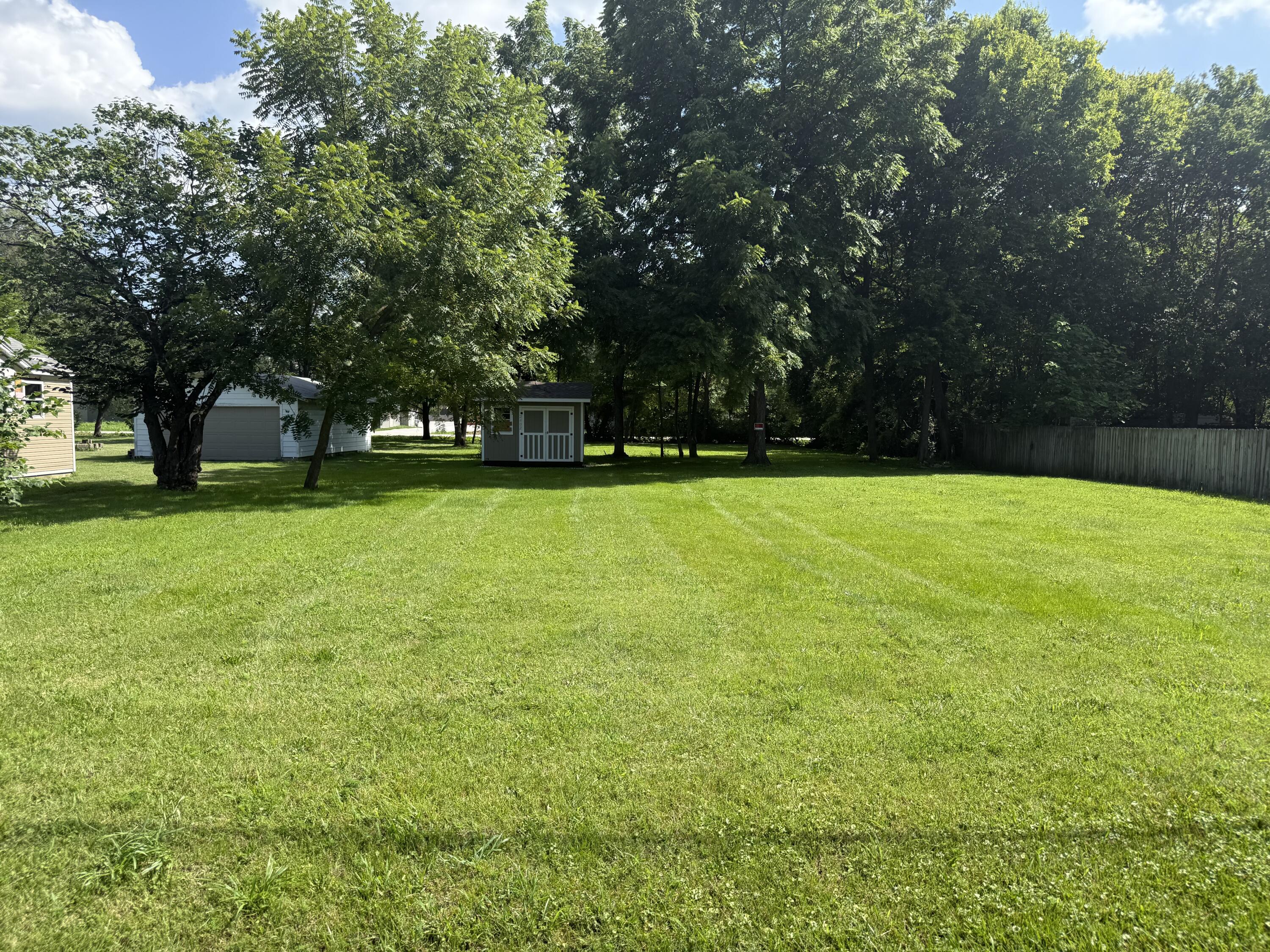 2402 E Commercial 1