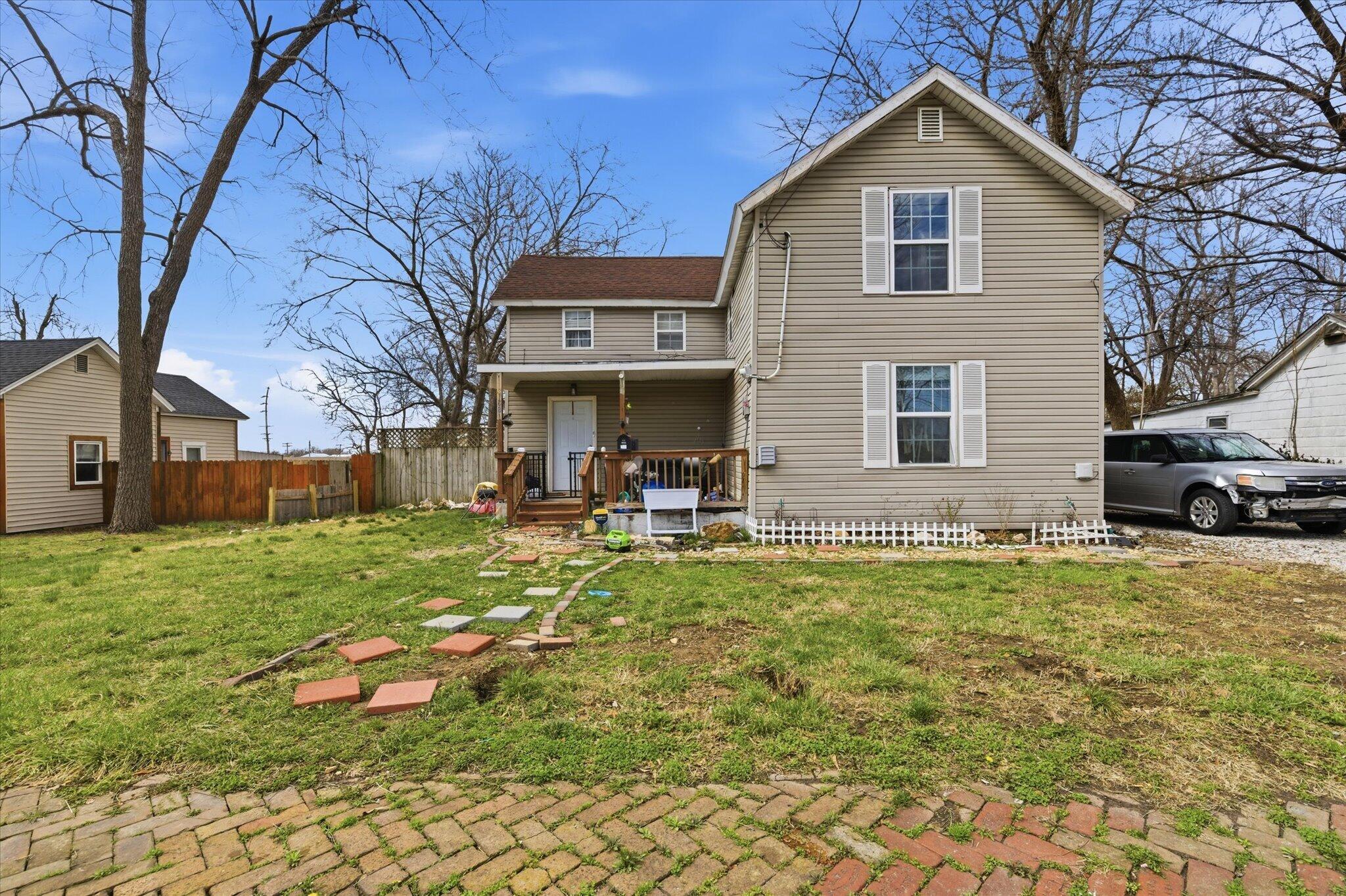 1881 N Campbell 1