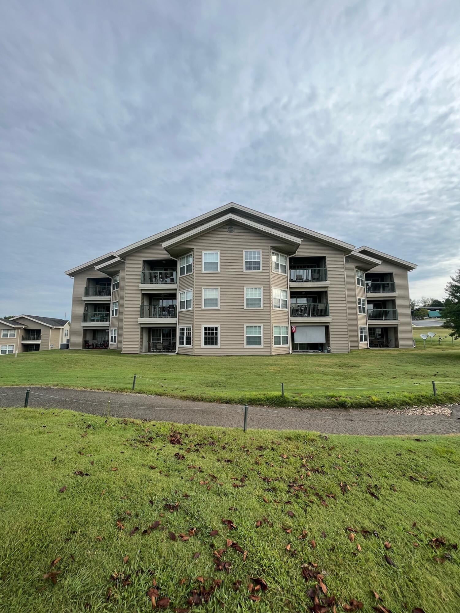 110 W Rockford 1
