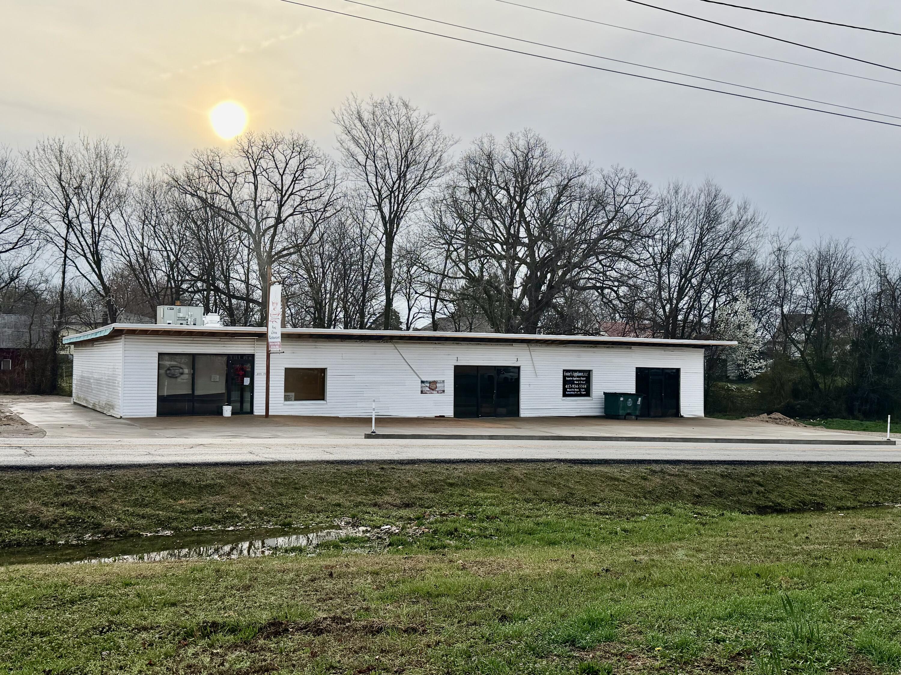 403 N Elm 1